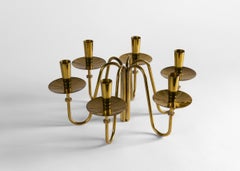 Tommi Parzinger, Coppia di portacandele in ottone a tre braccia, Stati Uniti, metà del XX secolo