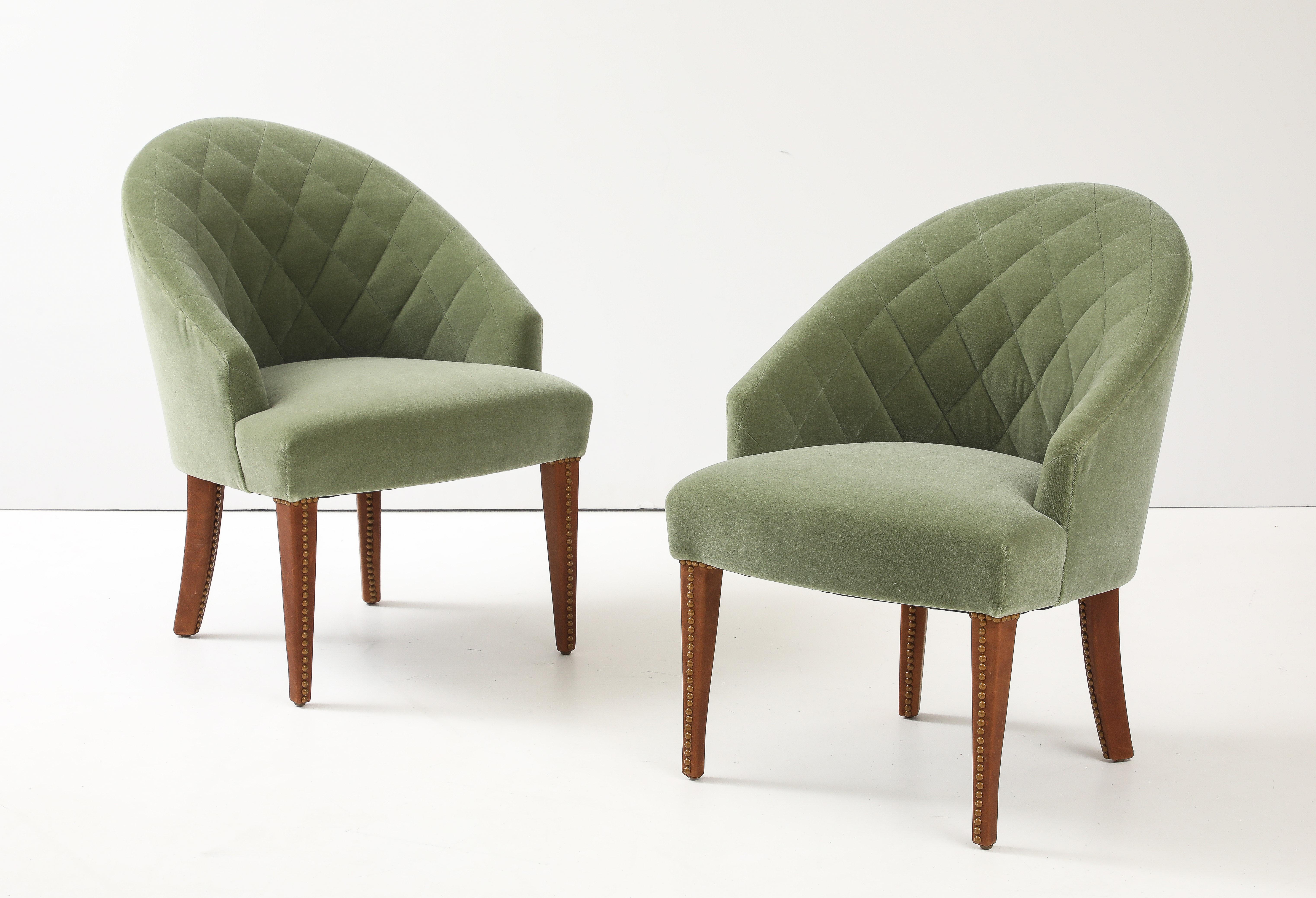 Tommi Parzinger Pistazien-Mohair-Clubstühle (Moderne der Mitte des Jahrhunderts) im Angebot