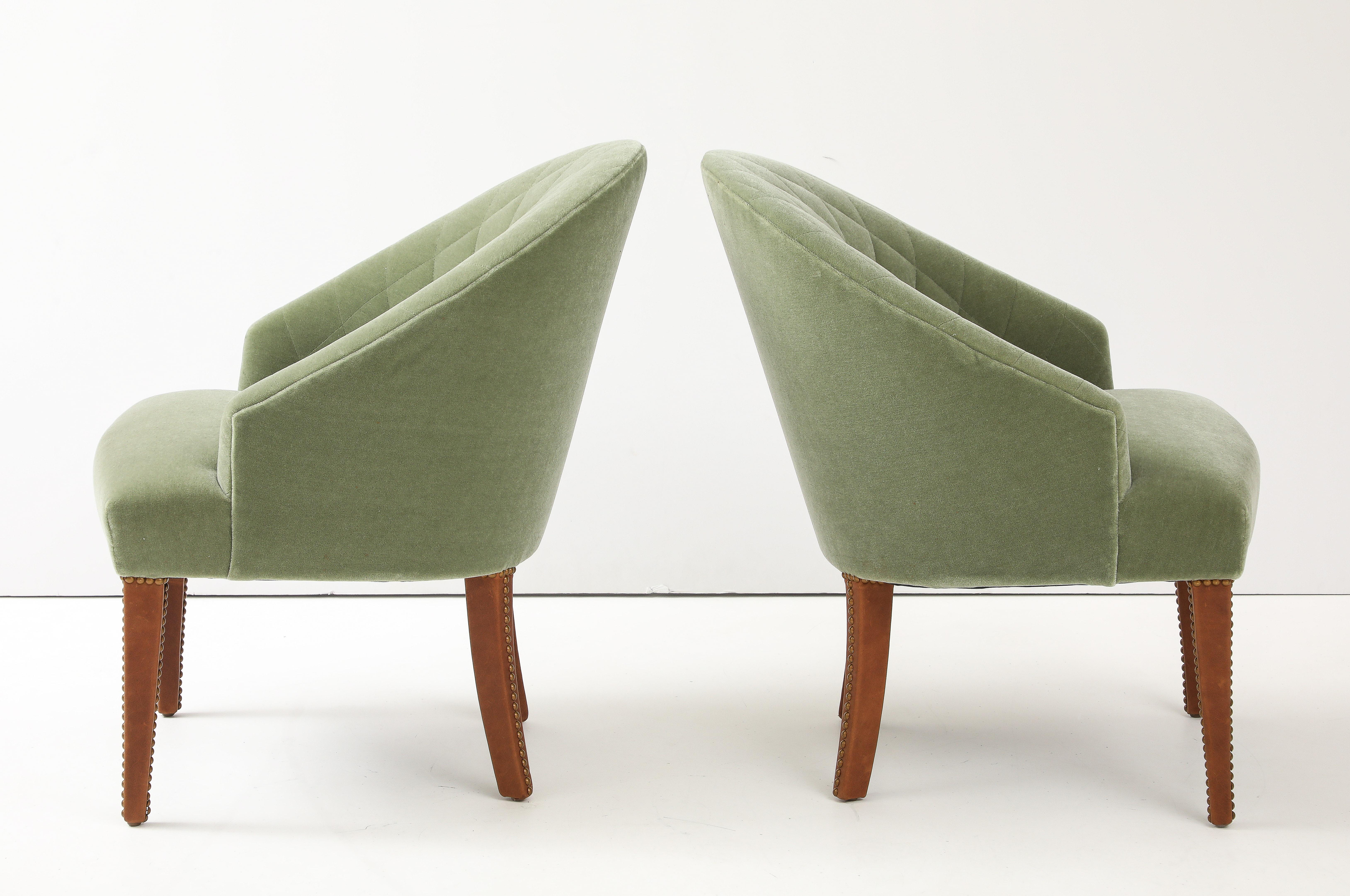 Tommi Parzinger Pistazien-Mohair-Clubstühle im Angebot 1