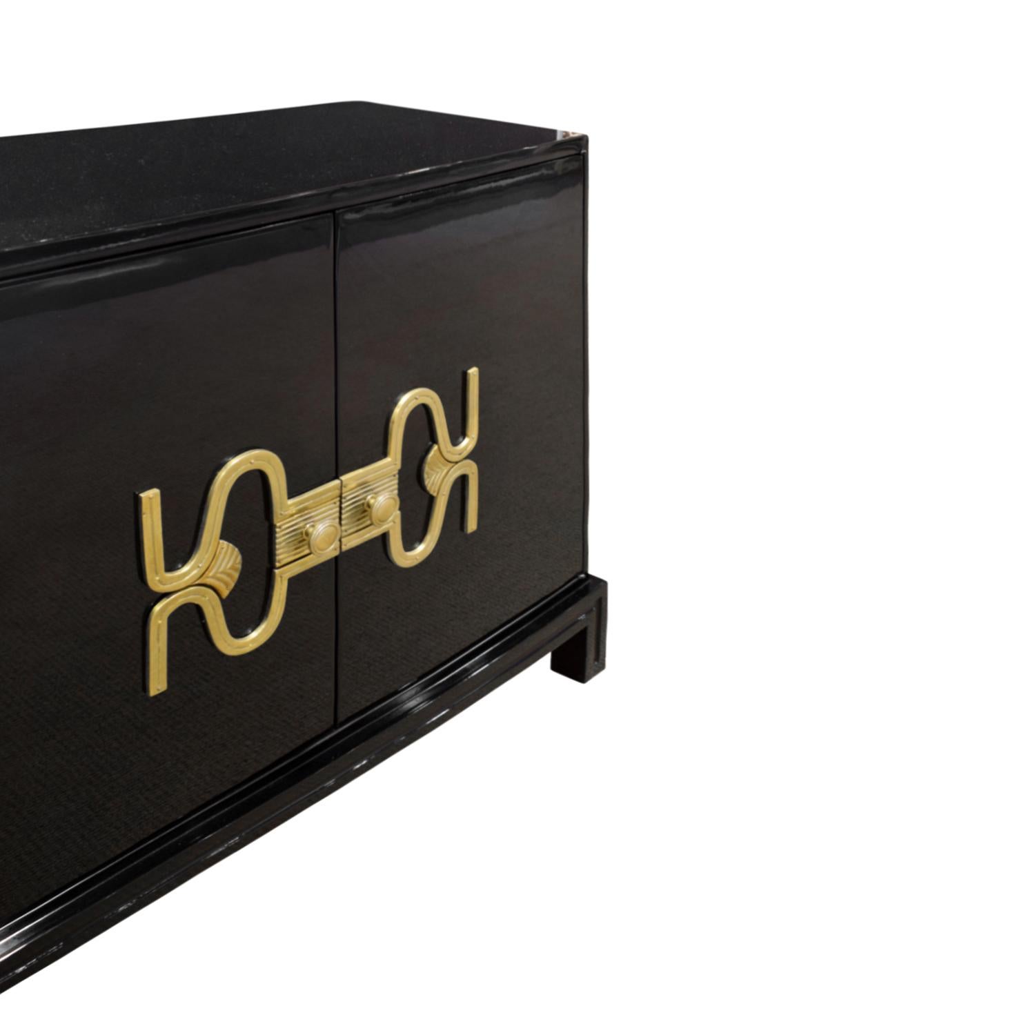 Tommi Parzinger Rare Black Lacquered Credenza with Brass Hardware, 1960s (amerikanisch)