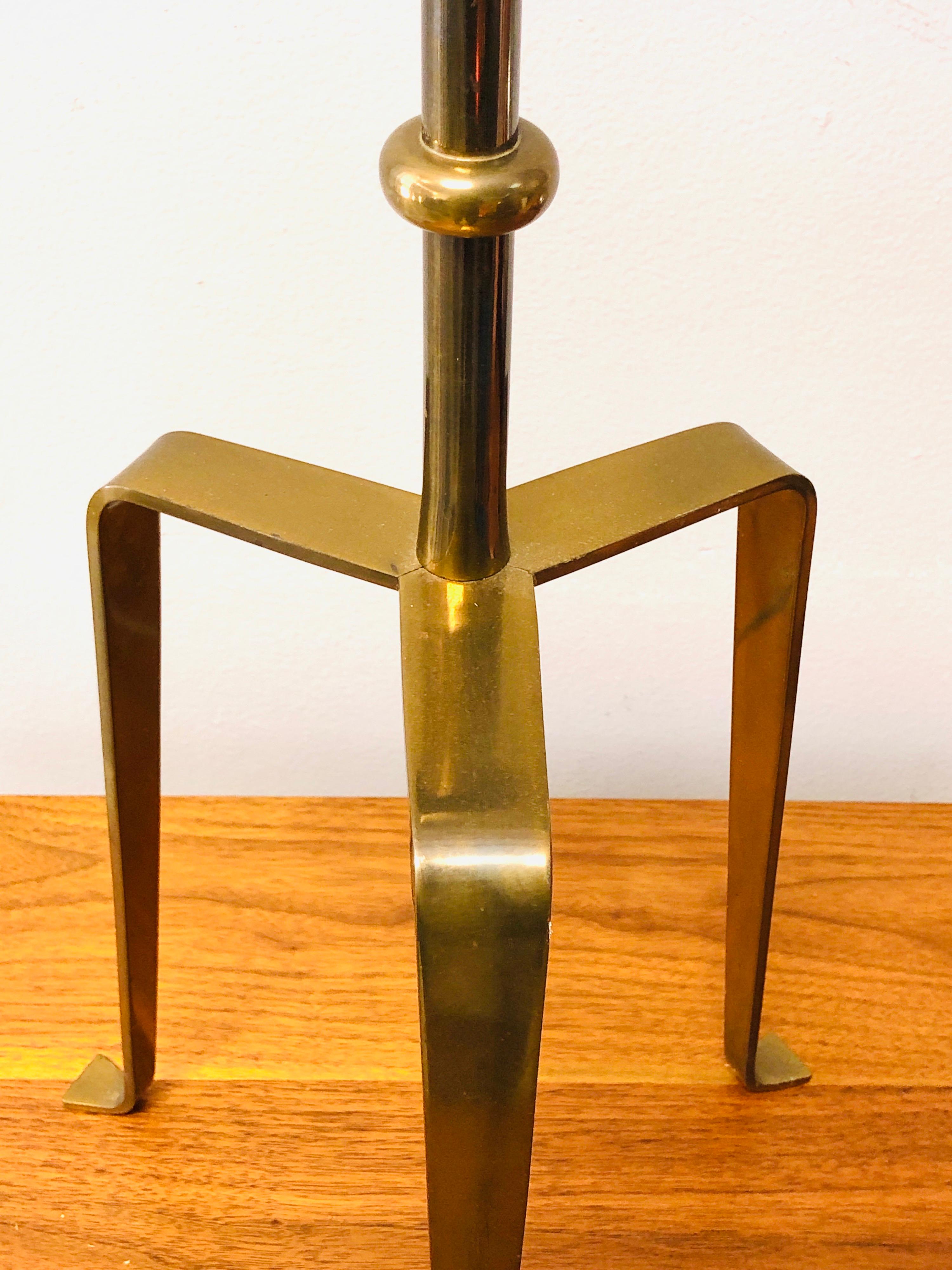 Tommi Parzinger Rare Bronze Floor Lamp with Iconic Finial In Good Condition For Sale In Miami, FL