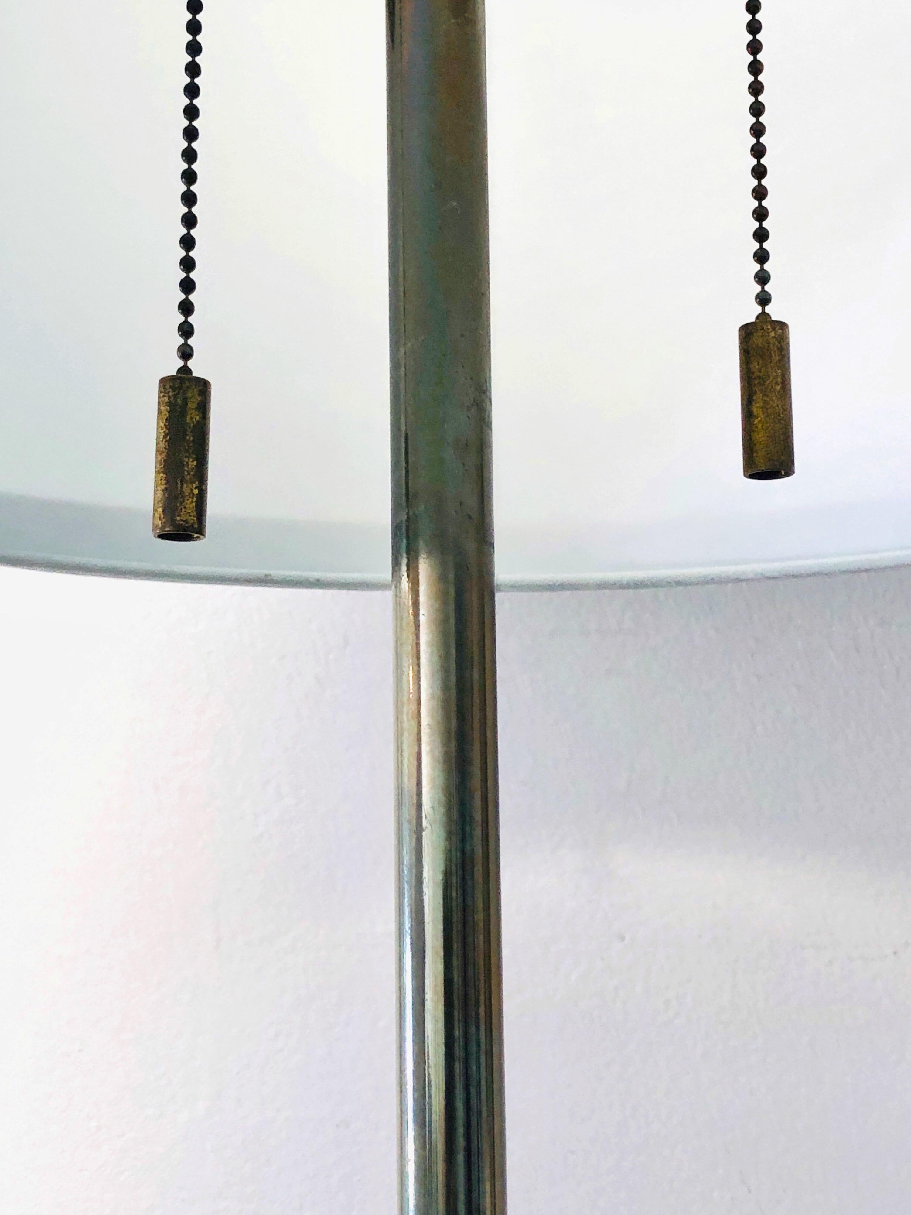 Tommi Parzinger rare lampadaire en bronze avec fleuron emblématique en vente 1