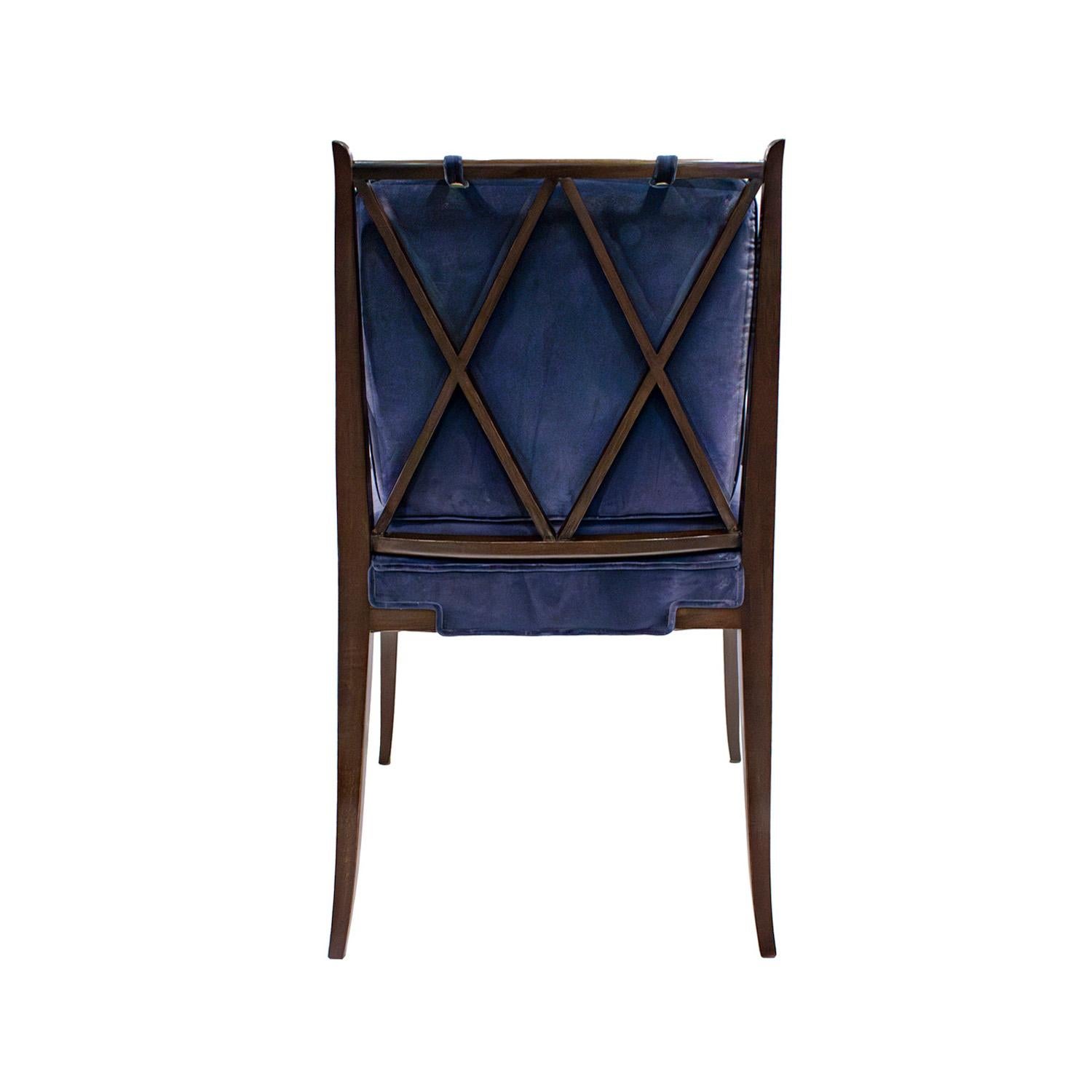 Tommi Parzinger Ensemble de 10 chaises de salle à manger Elegance avec dossiers décoratifs 1950 Excellent état - En vente à New York, NY