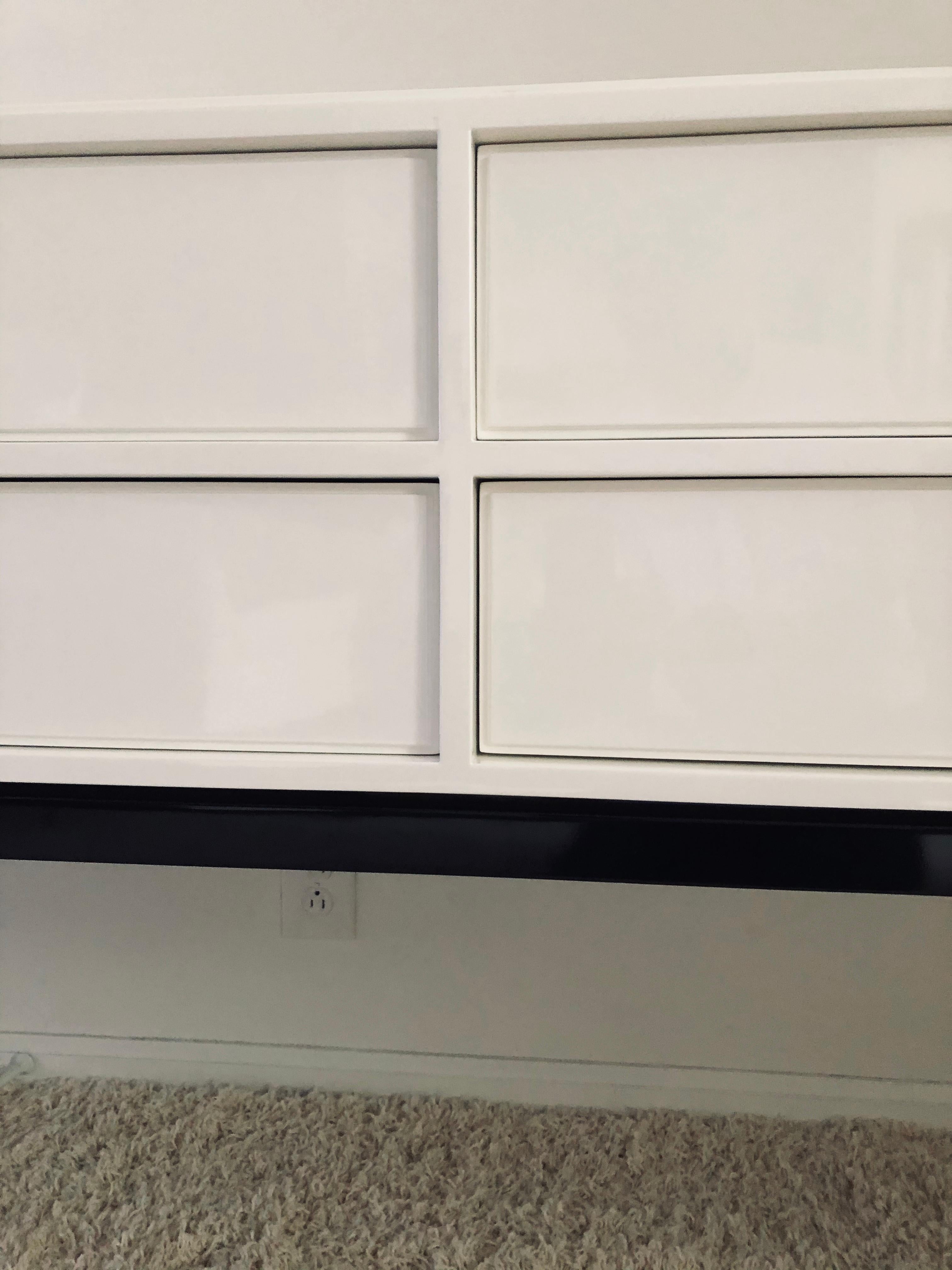 Tommi Parzinger Sideboard / Chest White Lacquer 7