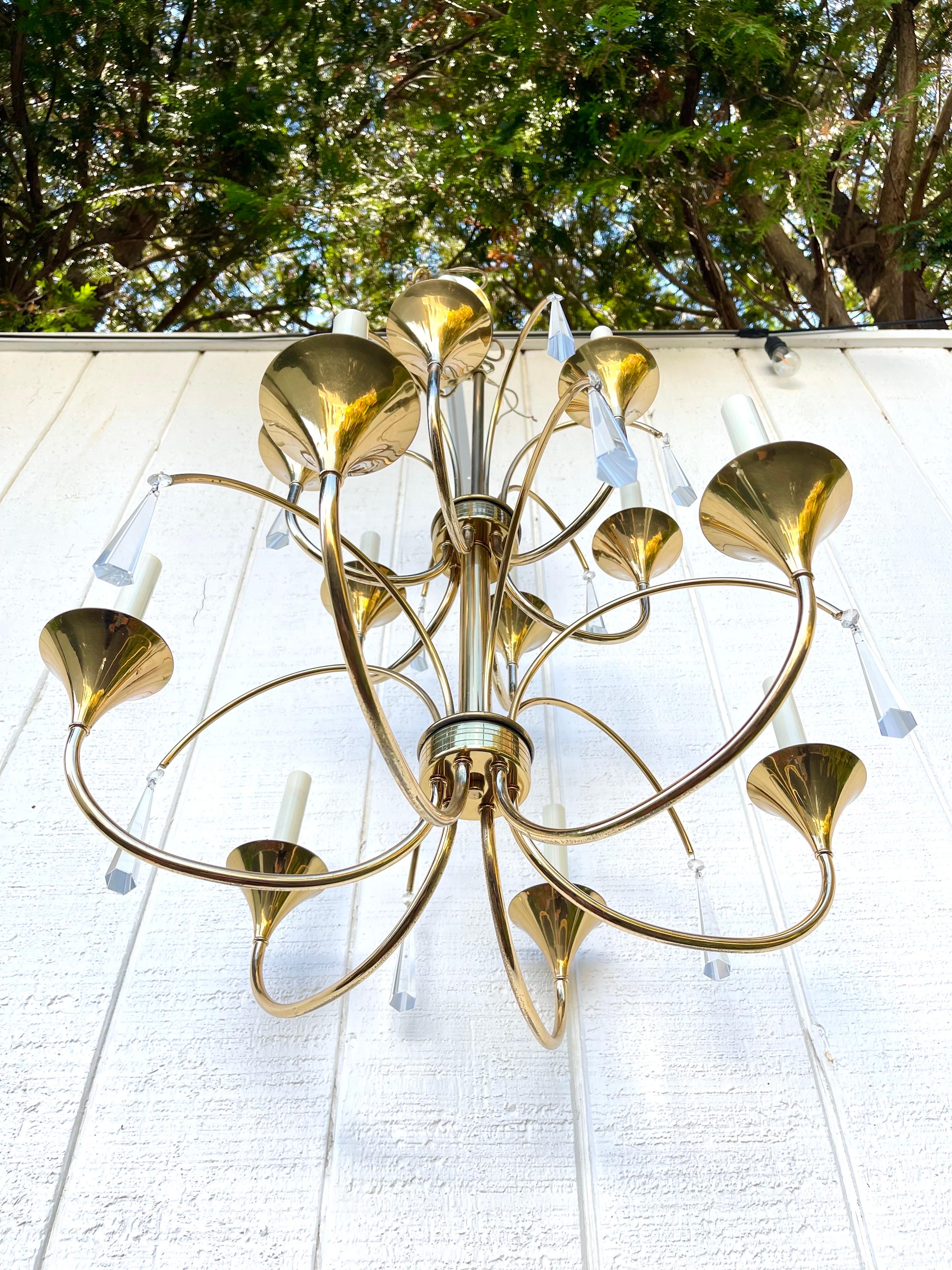 Tommi Parzinger Style Brass and Lucite Chandelier In Good Condition For Sale In Redding, CT