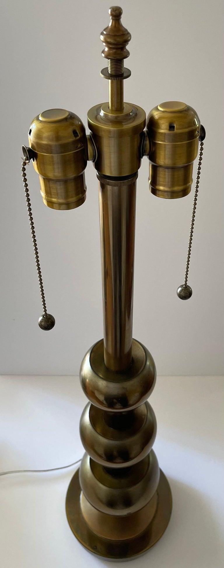 Lampe boule en laiton de style Tommi Parzinger par Stiffel en vente 1