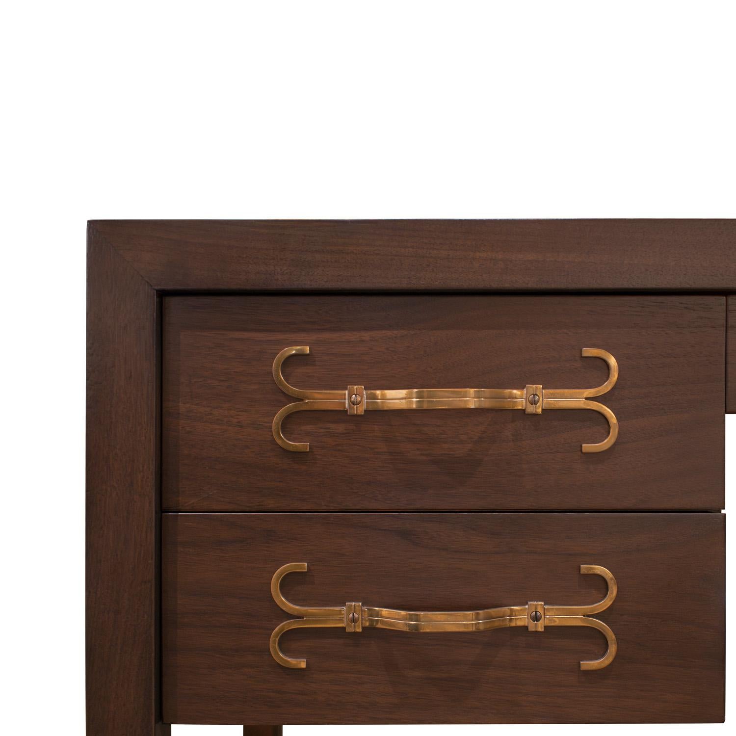 Tommi Parzinger Superb Desk in Walnut with Iconic Brass Hardware 1960s (Signed) In Excellent Condition For Sale In New York, NY