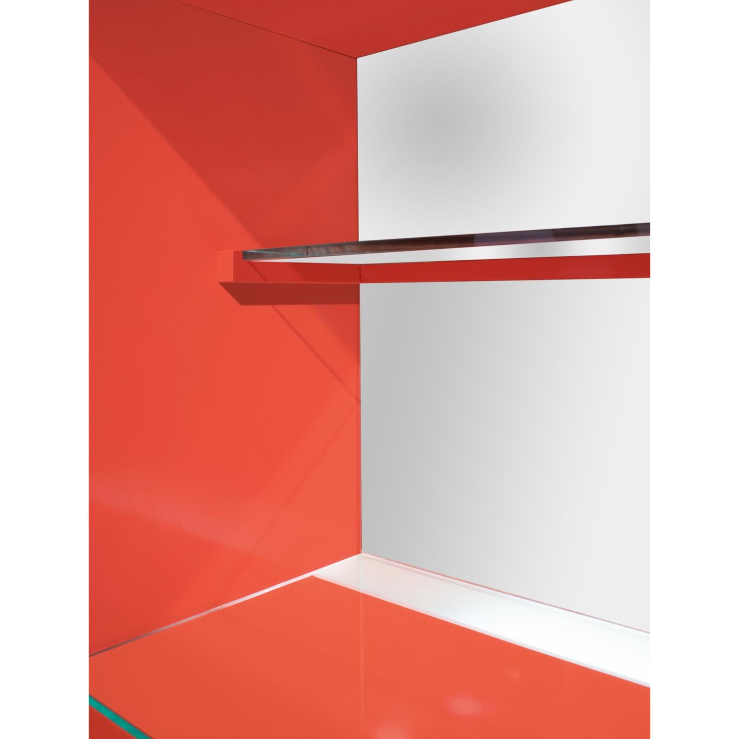 Tommi Parzinger Superb Illuminated Bar Cabinet with Inlays 1950s (Signed) In Good Condition For Sale In New York, NY