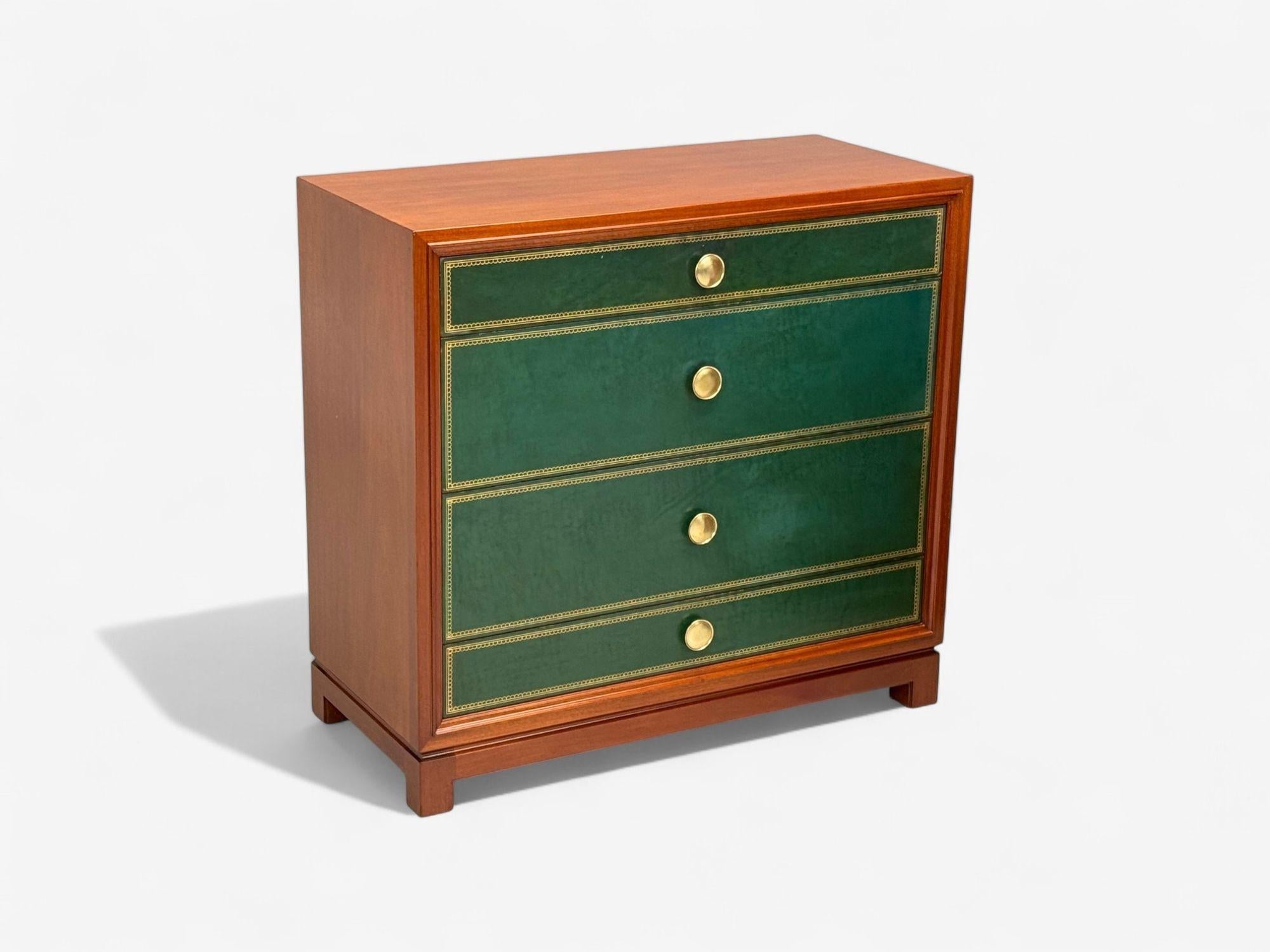 Tommi Parzinger, Madera, Latón, Cuero verde, Cómodas, EE.UU., Años 50 mediados del siglo XX en venta