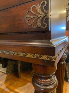 Tommy Bahama Edwardian-Schreibtisch, handgefertigt aus Holz und Messing, 1990