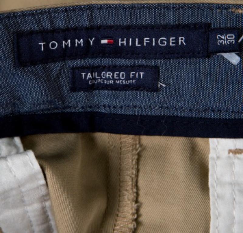 Uomo Tommy Hilfiger Pantaloni Chino in cotone beige dal taglio sartoriale M. in vendita
