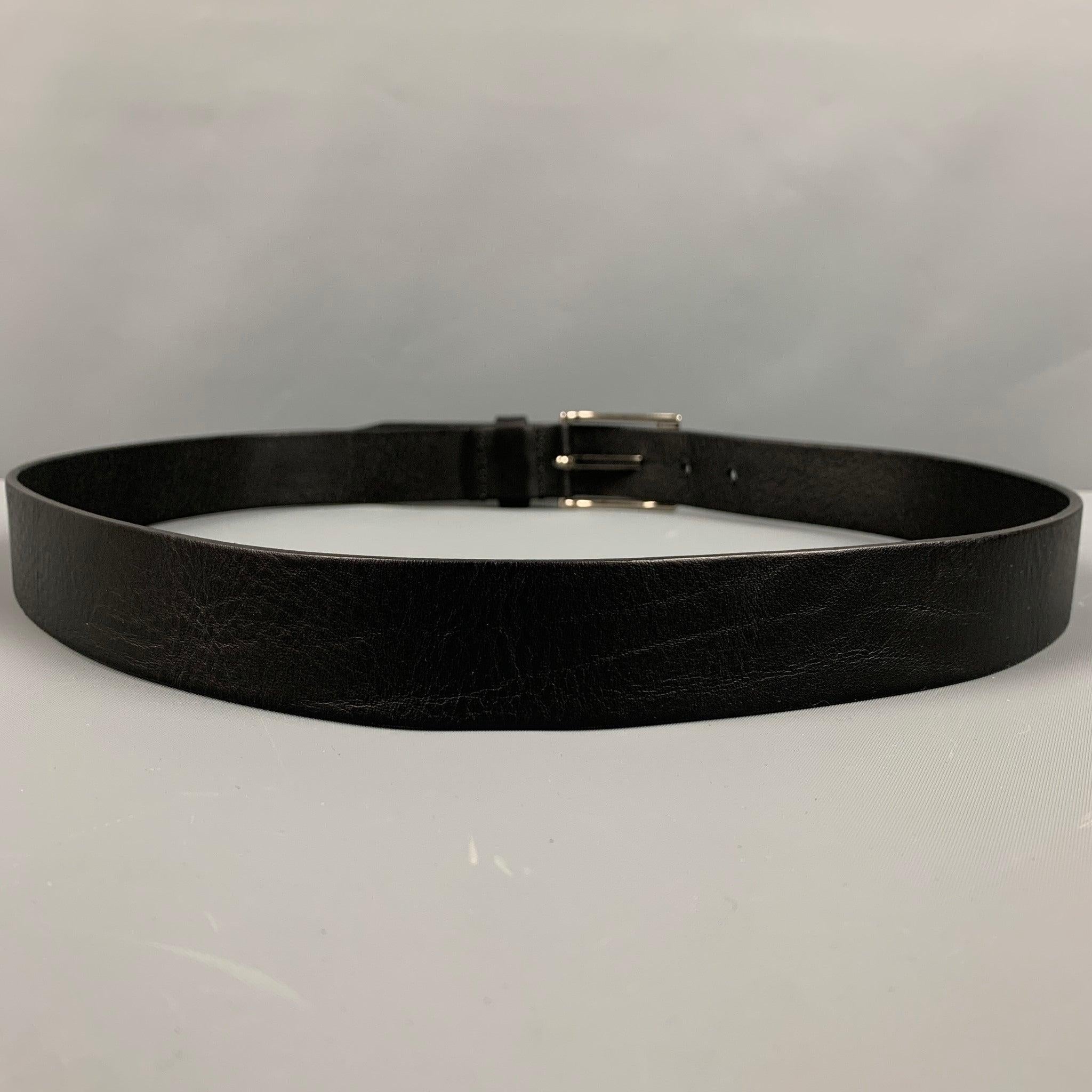 TOMMY HILFIGER Size 38 Black Leather Belt In Excellent Condition For Sale In San Francisco, CA