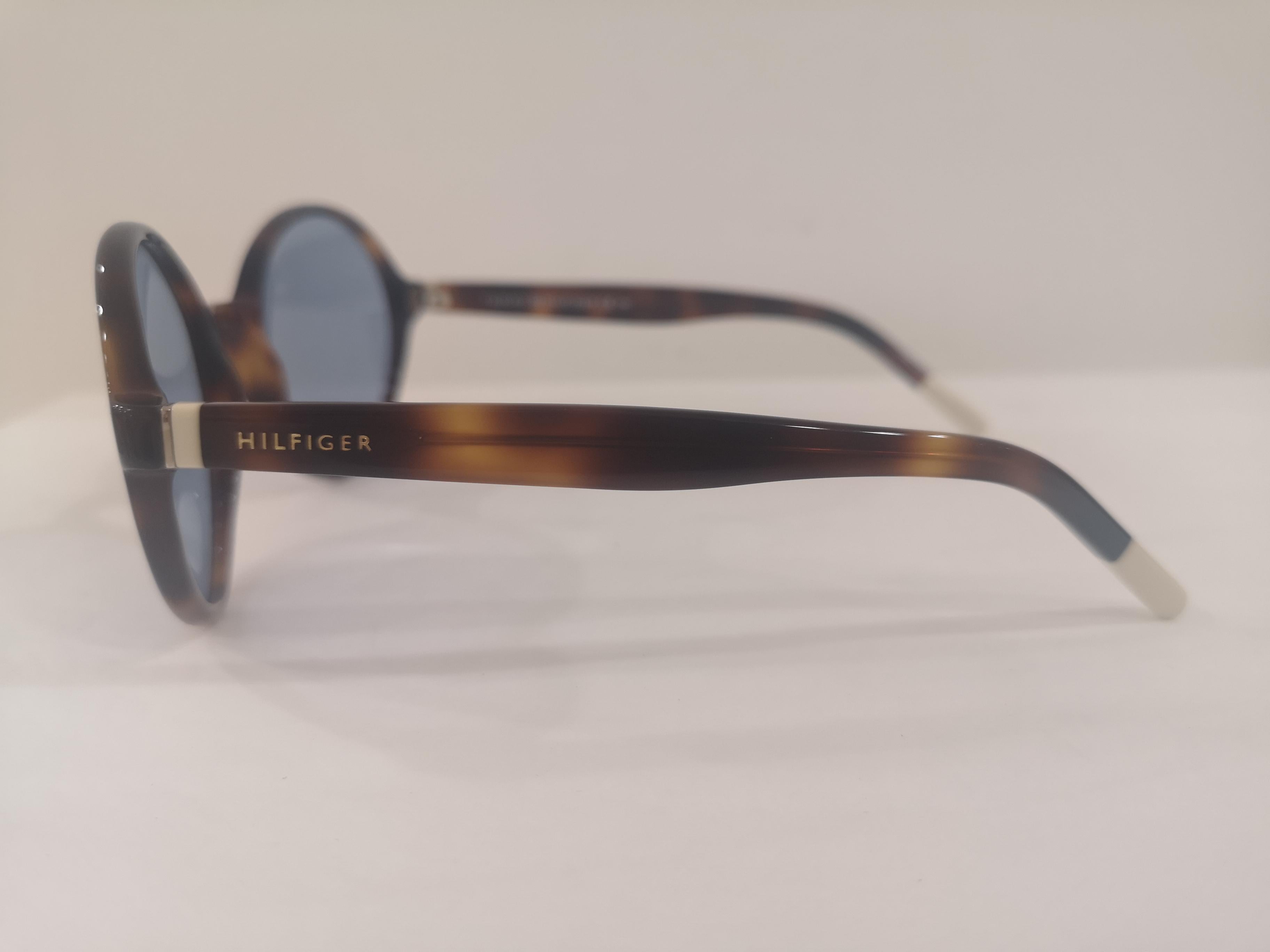 Tommy Hilfiger tortoise sunglasses NWOT In New Condition In Capri, IT
