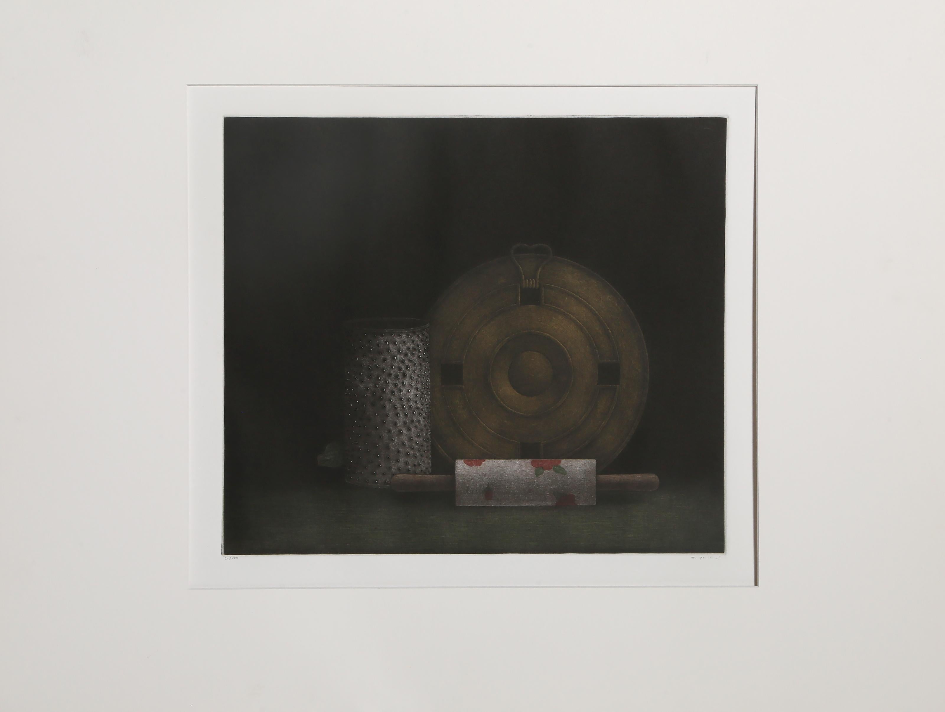 Stilleben mit Nudelholz, Surrealistisches Schabkunstwerk von Tomoe Yokoi im Angebot 1