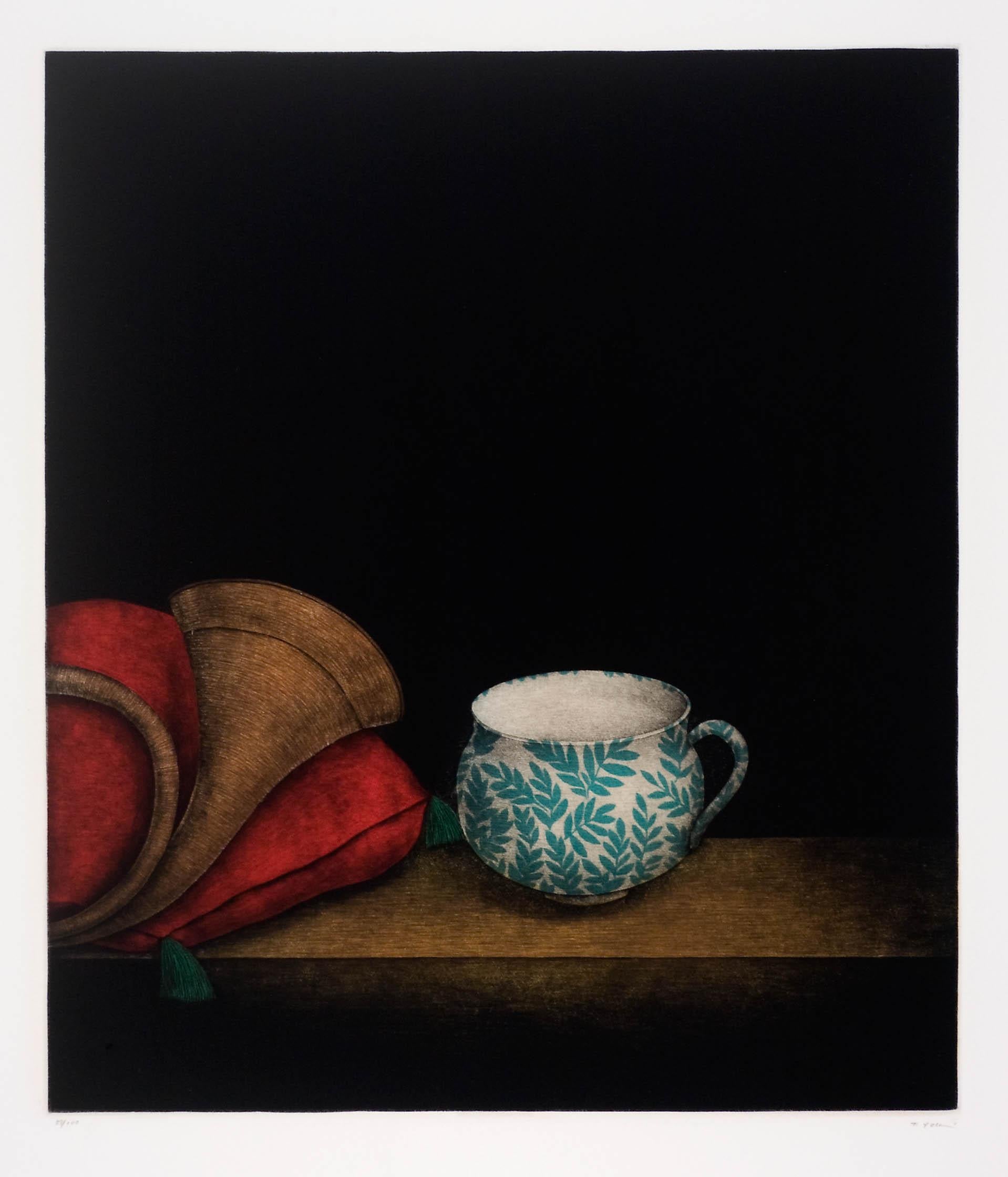 Tomoe Yokoi Still-Life Print – unbetitelt (Stilleben mit Tasse und Horn)