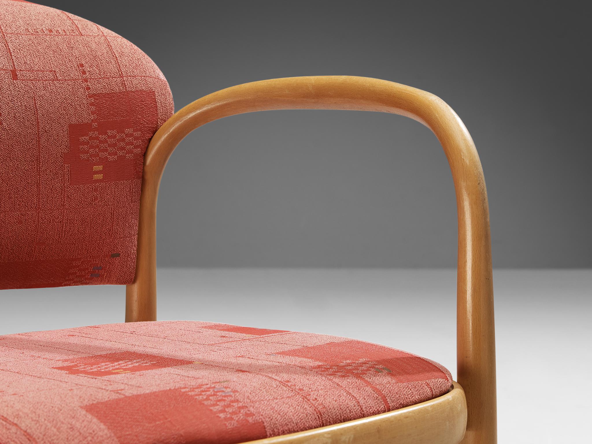 Ton Ensemble de douze fauteuils en bois courbé avec tapisserie rouge  en vente 4