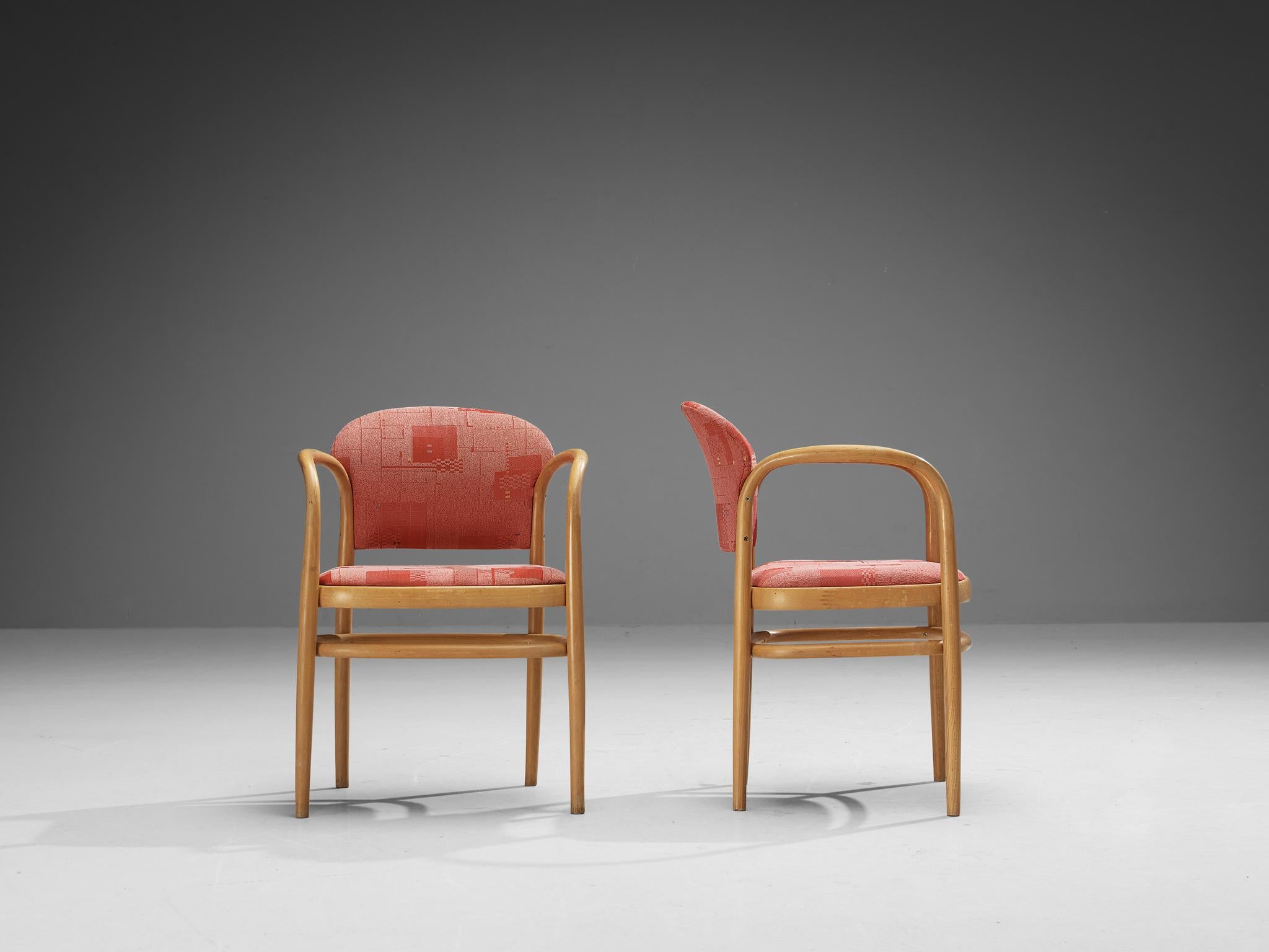 Ton Ensemble de douze fauteuils en bois courbé avec tapisserie rouge  en vente 5