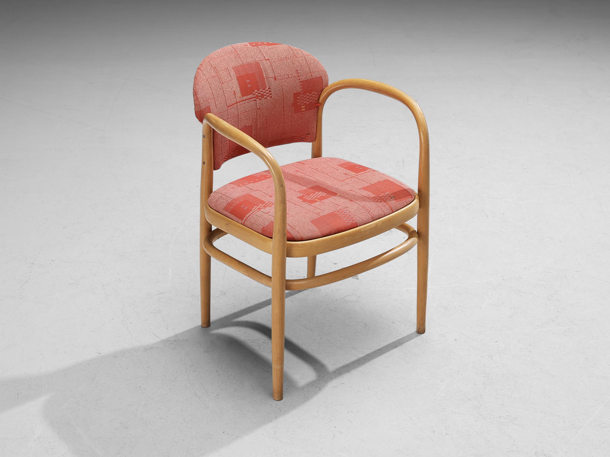 Ton Ensemble de douze fauteuils en bois courbé avec tapisserie rouge  en vente 2
