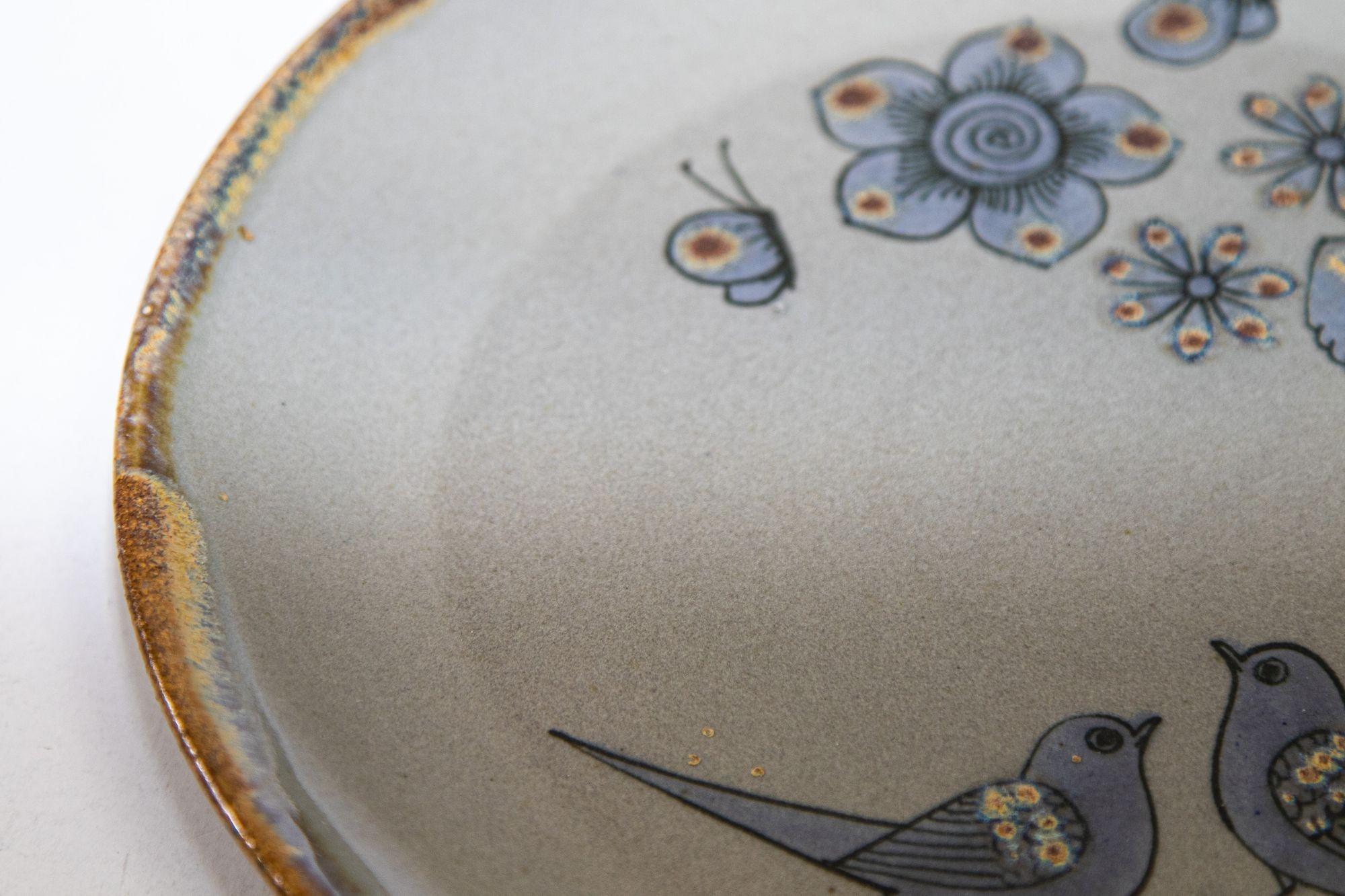 Tonala Folk Art Pottery Plate Hand Painted with Birds, Mexico, circa 1960's For Sale 1