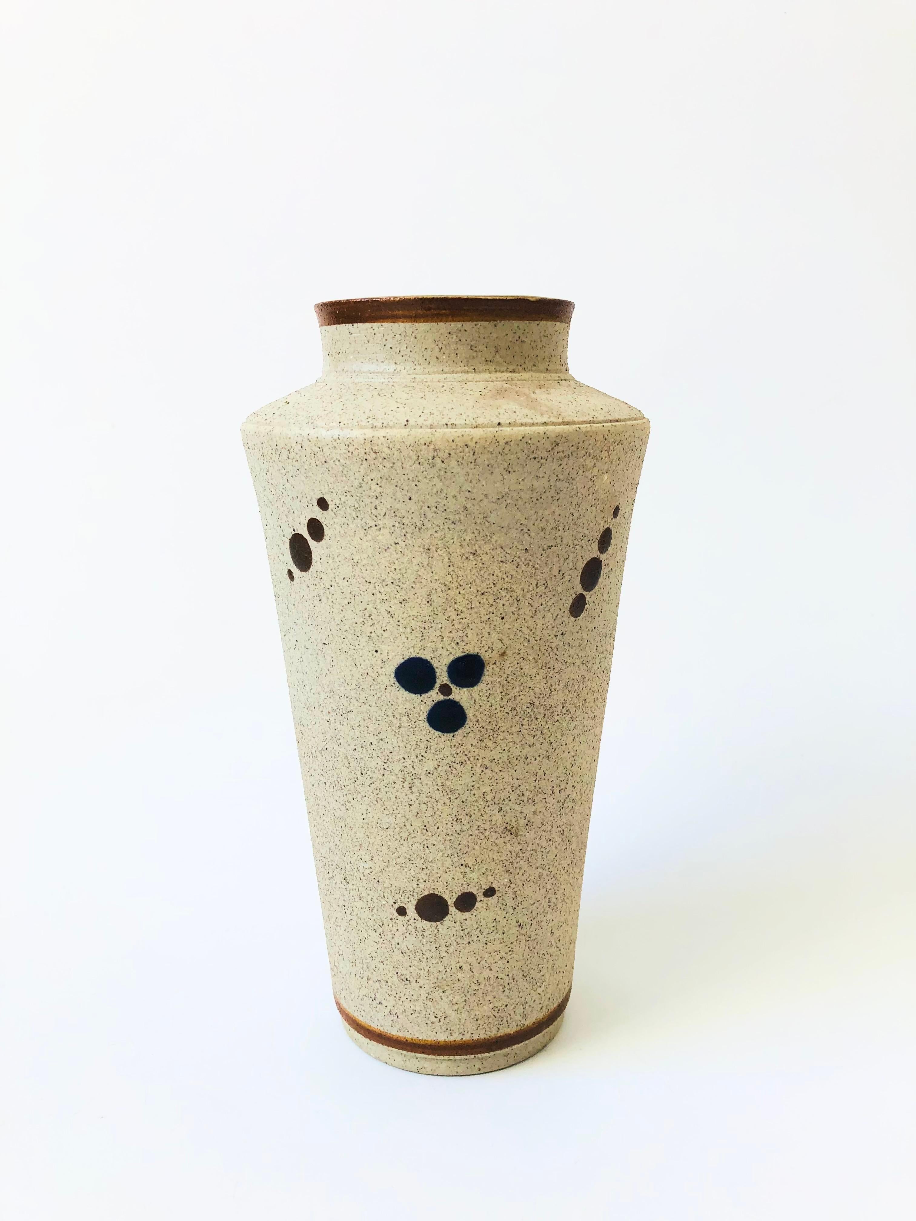 Tonala Pottery Vase In Good Condition In Vallejo, CA