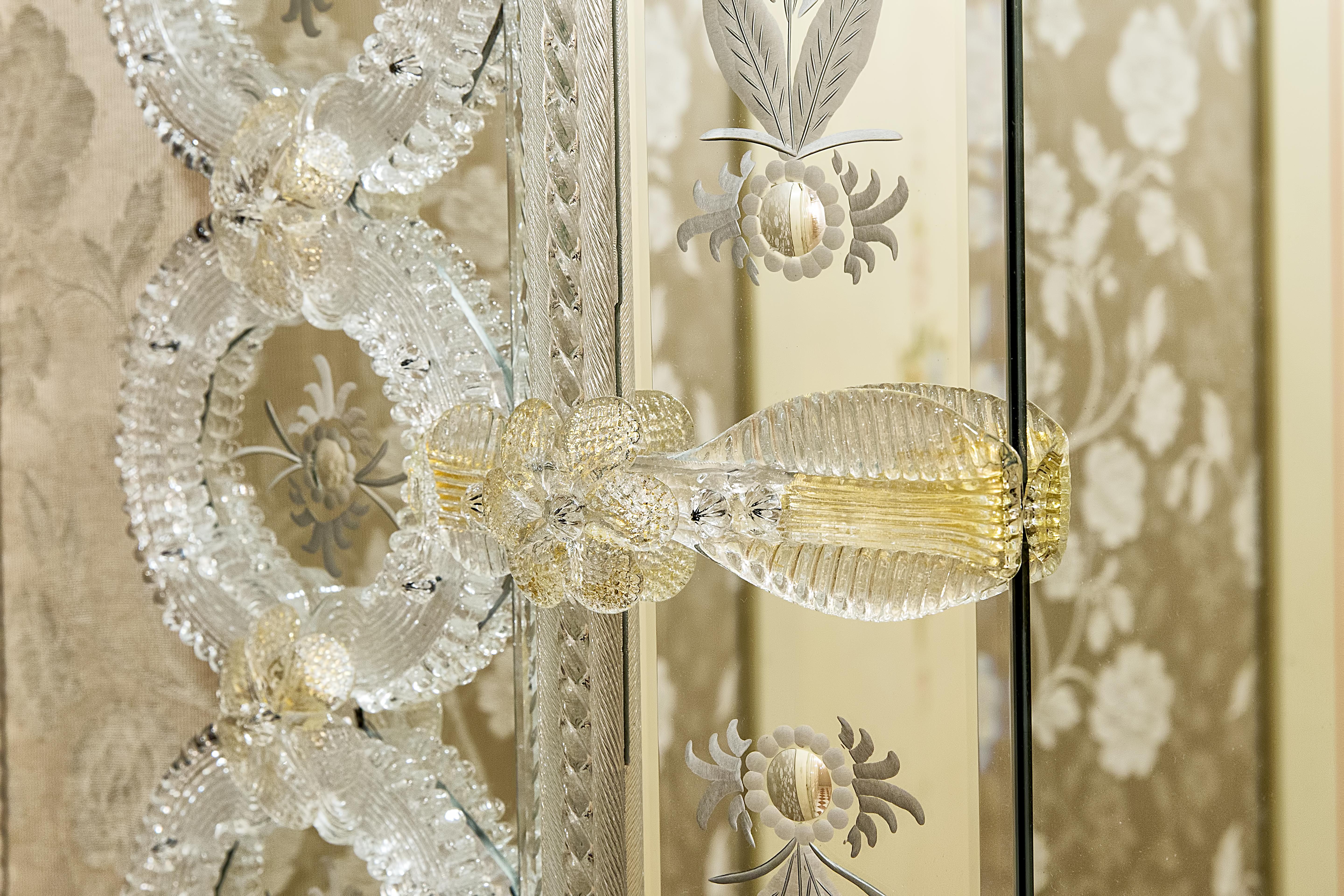 Tondi, Künstlerischer Muranoglas-Spiegel, handgefertigt, hergestellt in Italien, von Fratelli Tosi im Angebot 1
