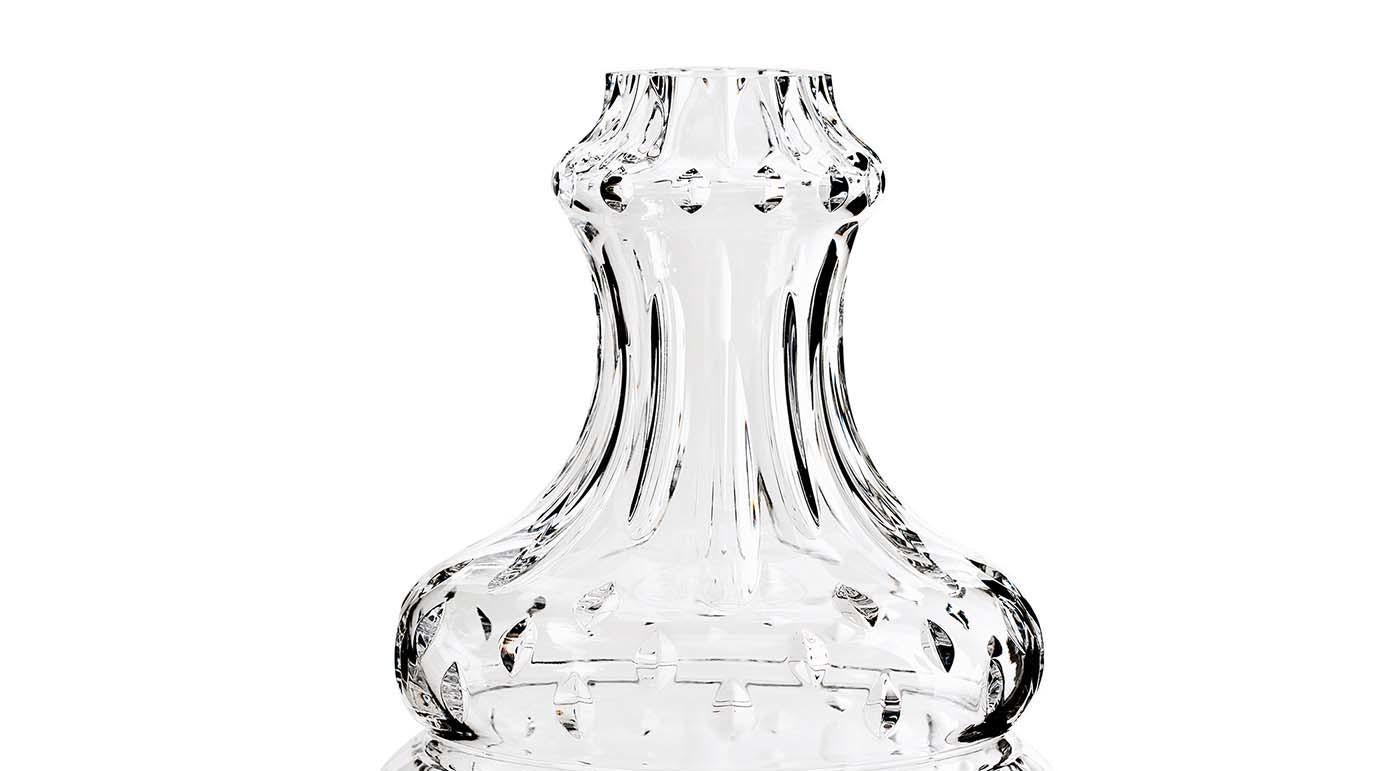 This elegant crystal vase is part of the Boboda collection, a series of sensual and visually impacting pieces that will make a statement in a classic or contemporary decor with the uniqueness of their design and their exquisite craftsmanship. In