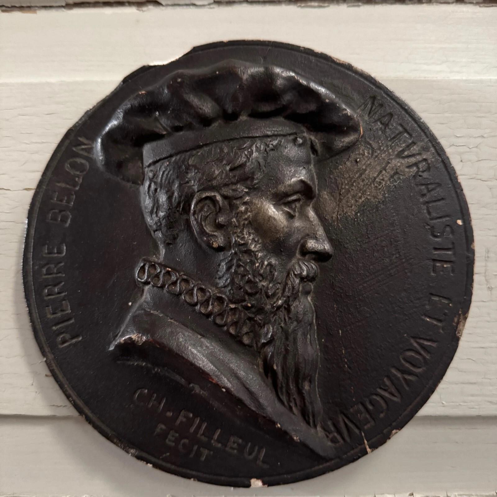 Plaster Tondo Medallion by Charles Filleul – Pierre Belon, Naturalist – 20th Century For Sale