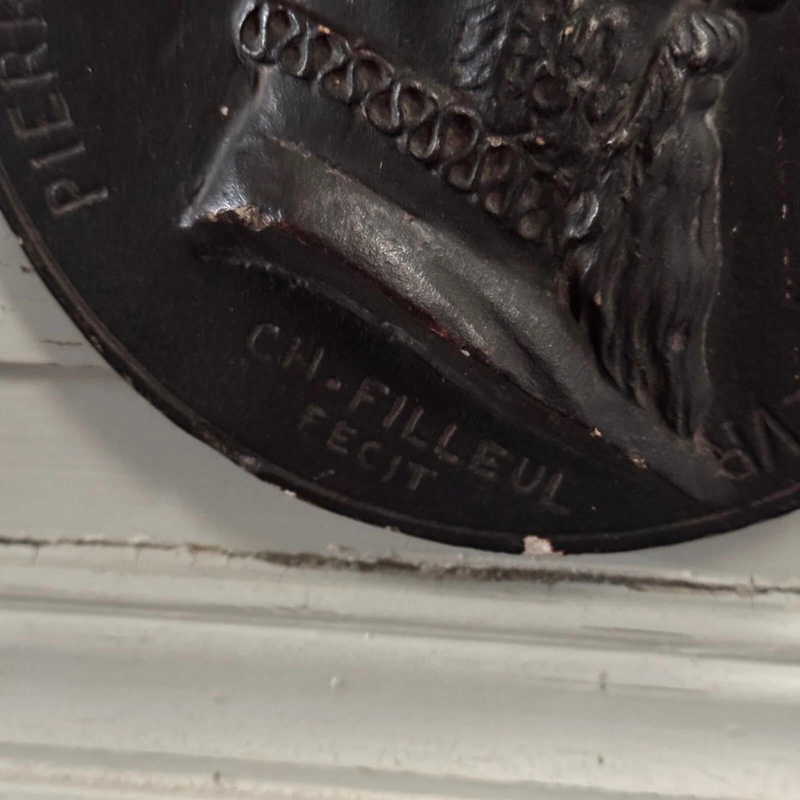 Tondo Medallion by Charles Filleul – Pierre Belon, Naturalist – 20th Century For Sale 1