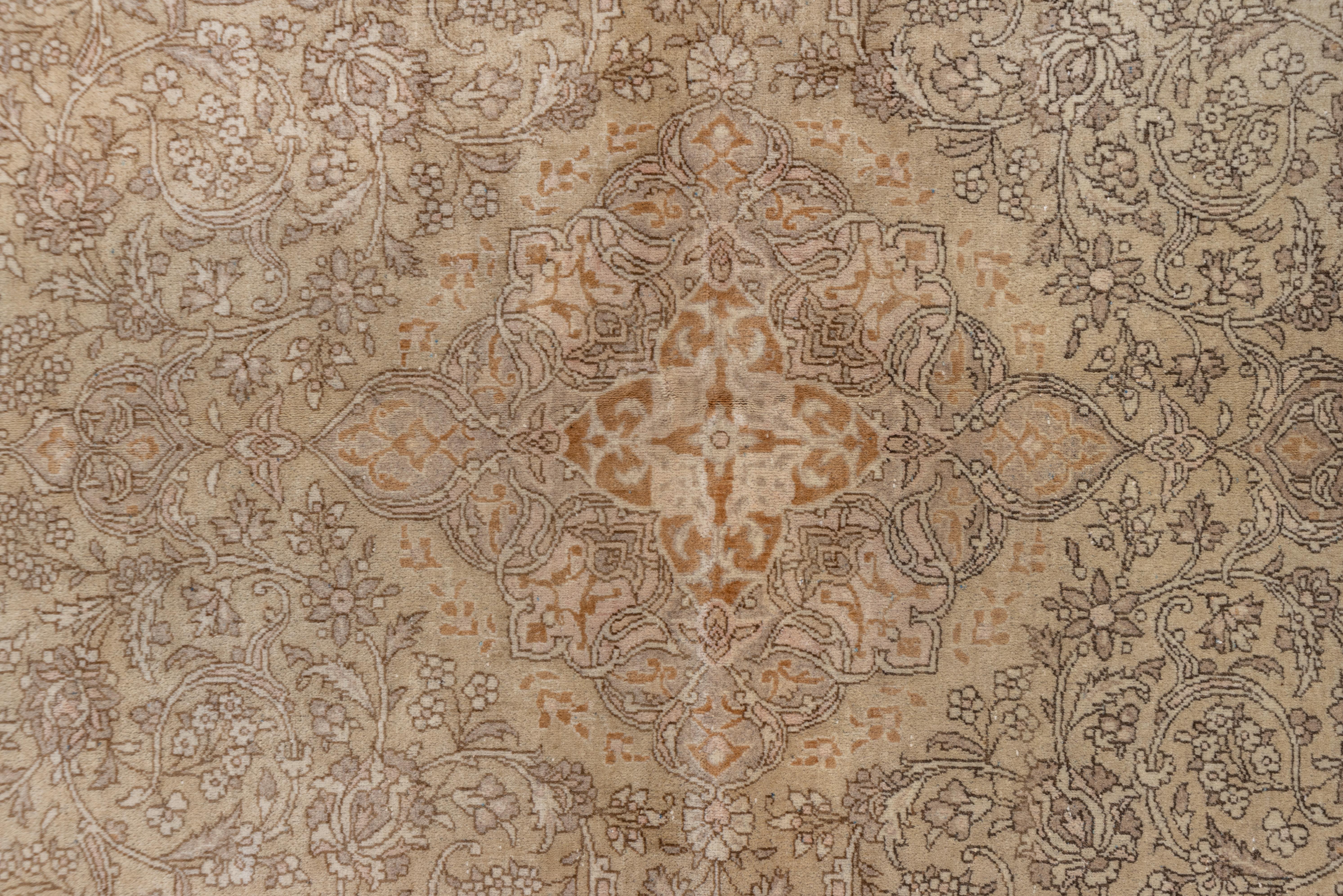 Antiker persischer Kashan-Schmuckteppich, Ton auf Ton, ca. 1940er Jahre (Persisch) im Angebot