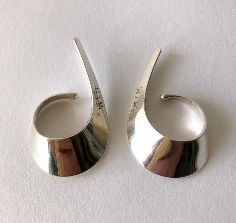 Women's Tone Vigeland for Plus Sterling Silver Norwegian Modernist Sling Earrings For Sale