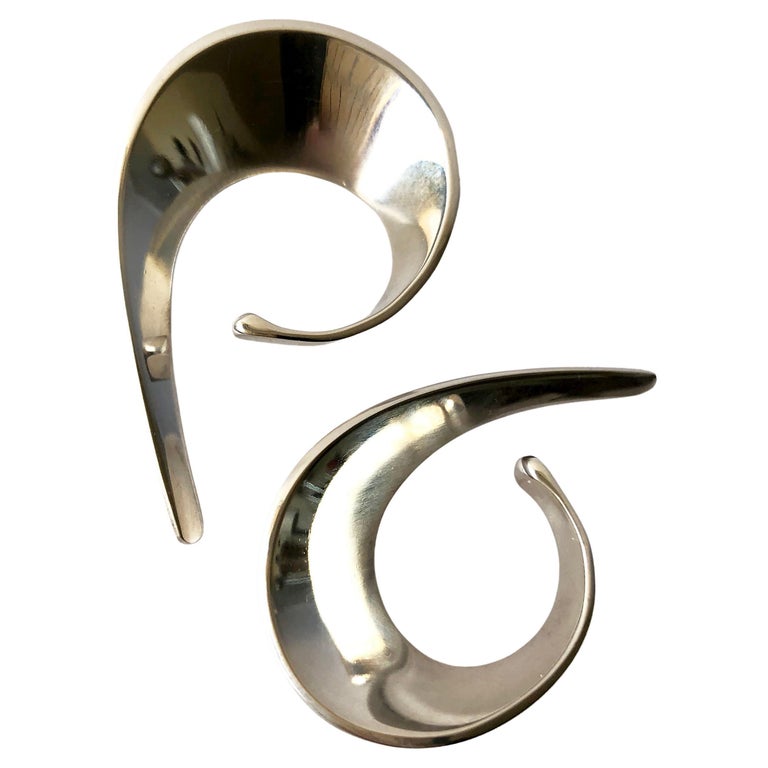 Tone Vigeland for Plus Sterling Silver Norwegian Modernist Sling Earrings For Sale