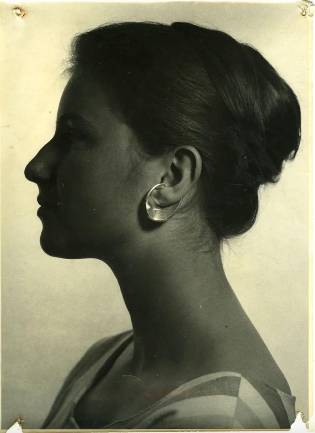 Tone Vigeland 'Sling' Orecchini a lobo in argento placcato oro, Norvegia 1958 in vendita 5