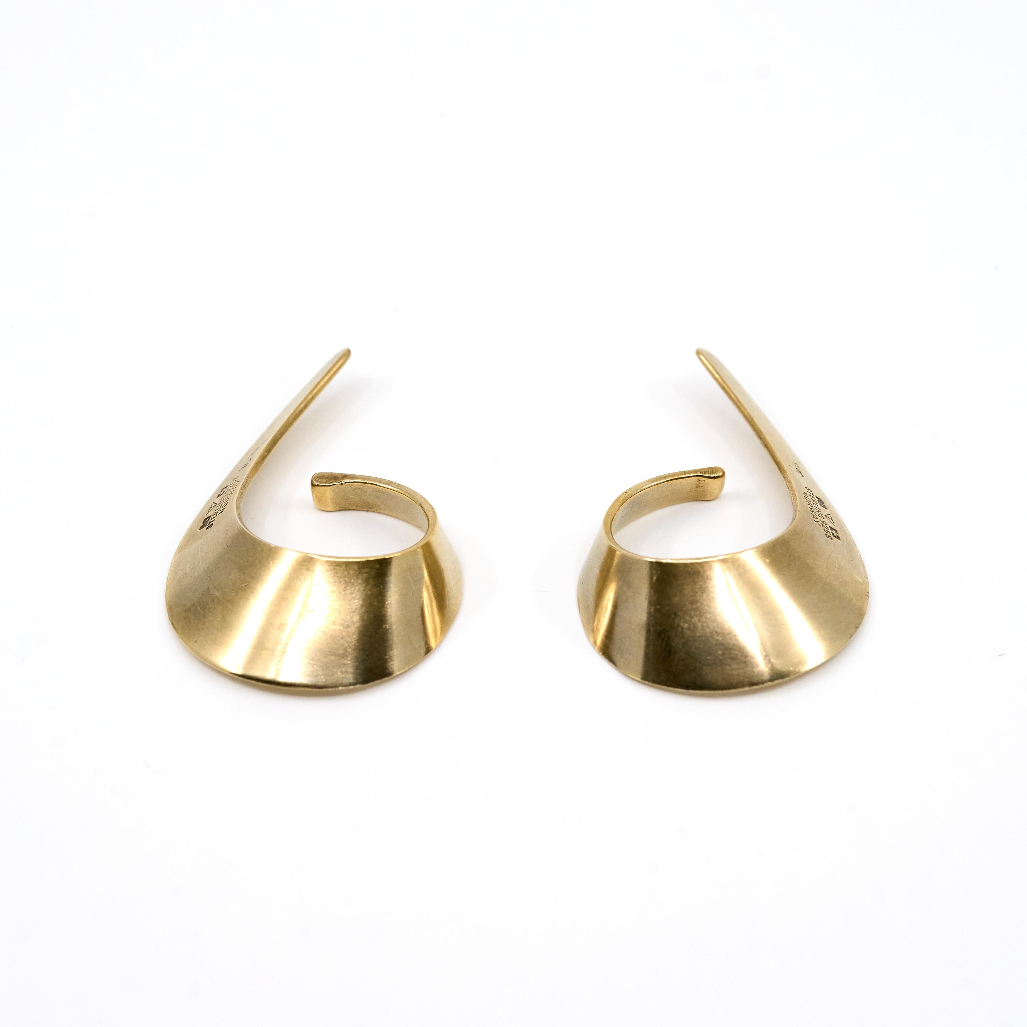Tone Vigeland 'Sling' Orecchini a lobo in argento placcato oro, Norvegia 1958 in vendita 4