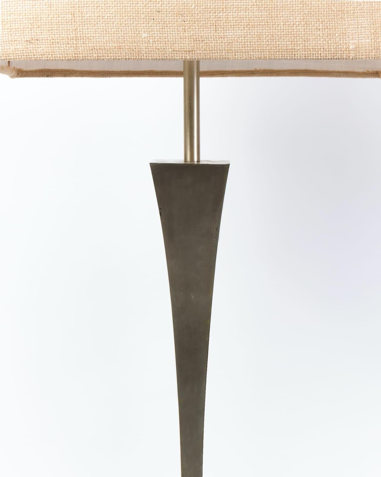 Tonello and Montagna Grillo Model 'Piramide' floor lamp

New square hessian shade (included in lamp height) H46 x D46 cm
Sheet aluminium, tubular metal, chrome. 

Dimensions: H179 x D21 cm.