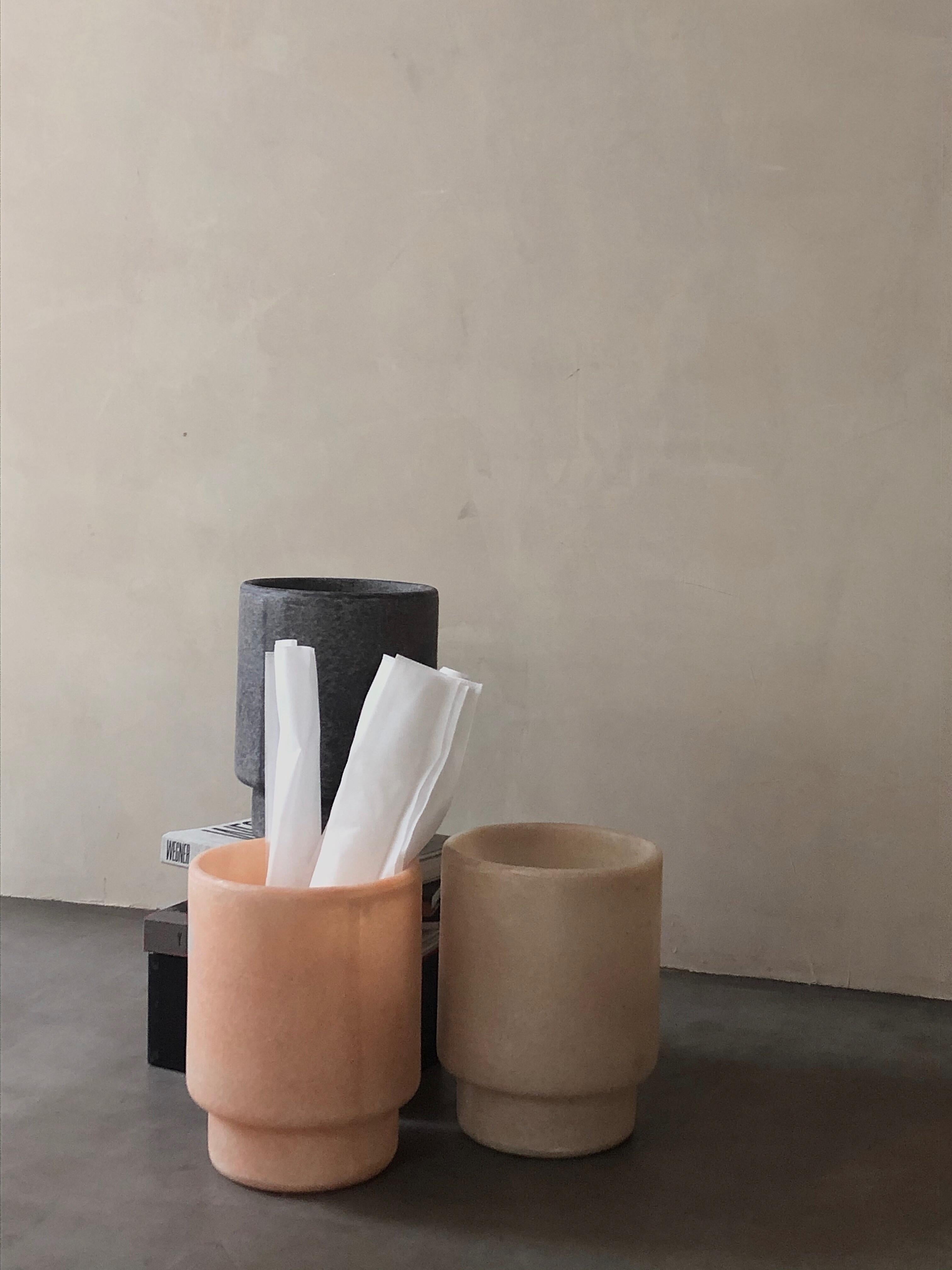 Minimalist Organic Form, Pink Fiberglass Vase by kar In New Condition For Sale In Geneve, CH