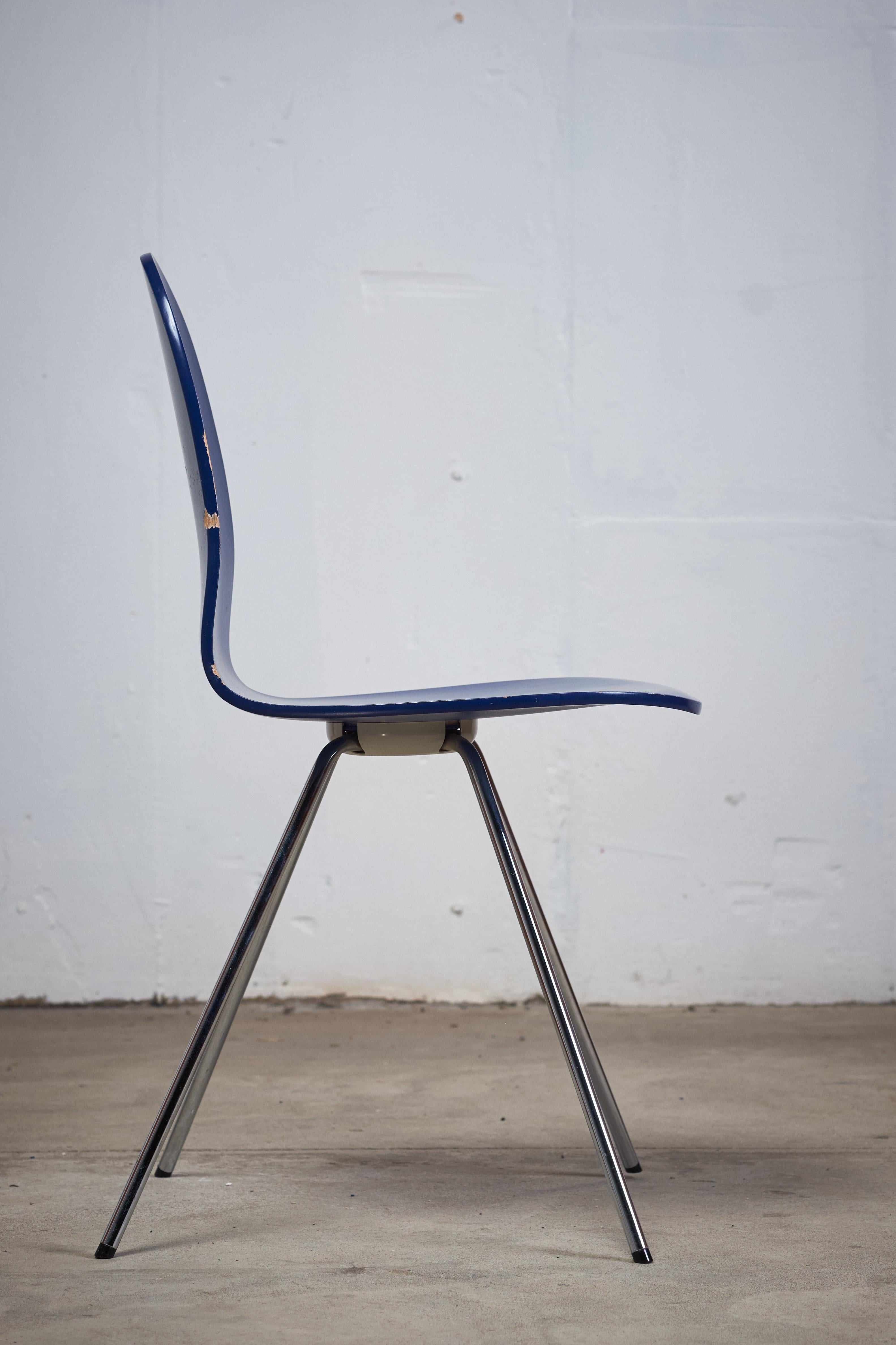 Danish Tongue Chair by Arne Jacobsen for Fritz Hansen, 1960s For Sale