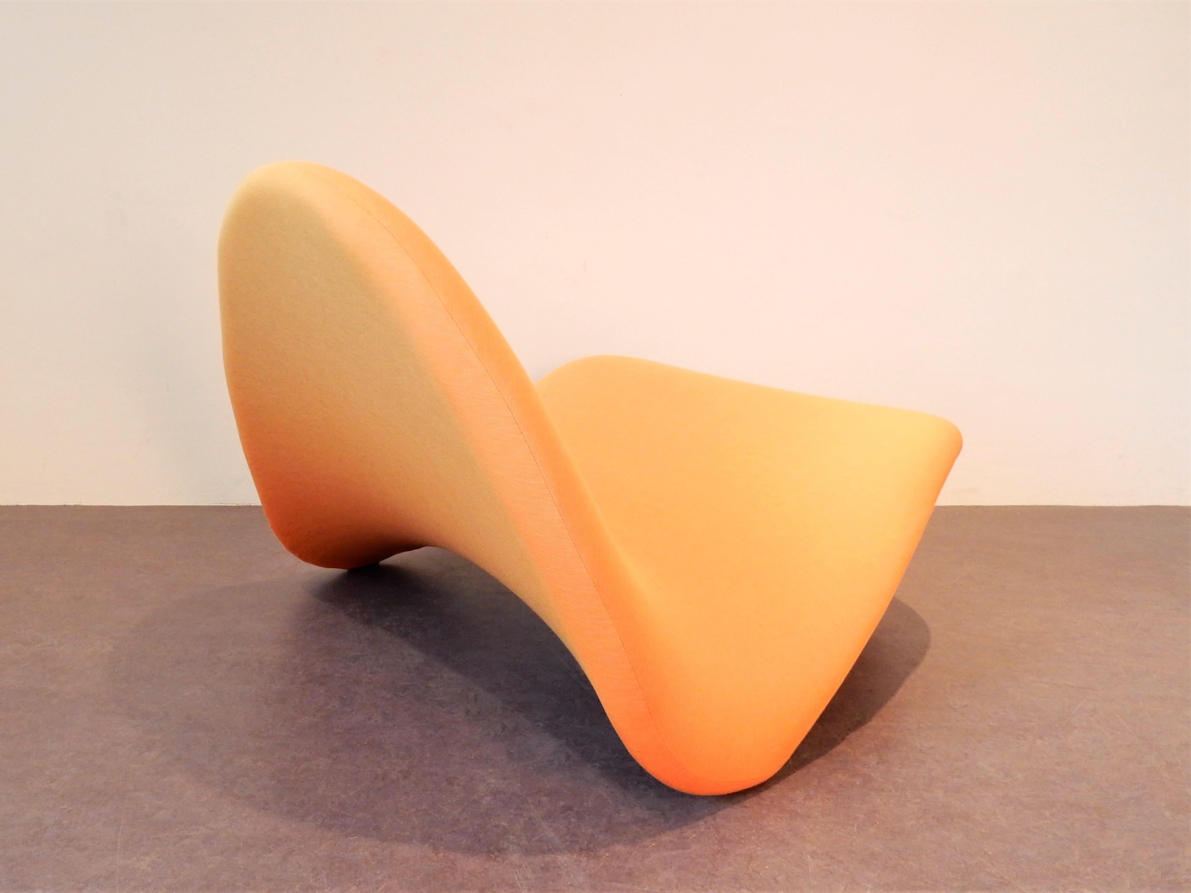 tongue chair