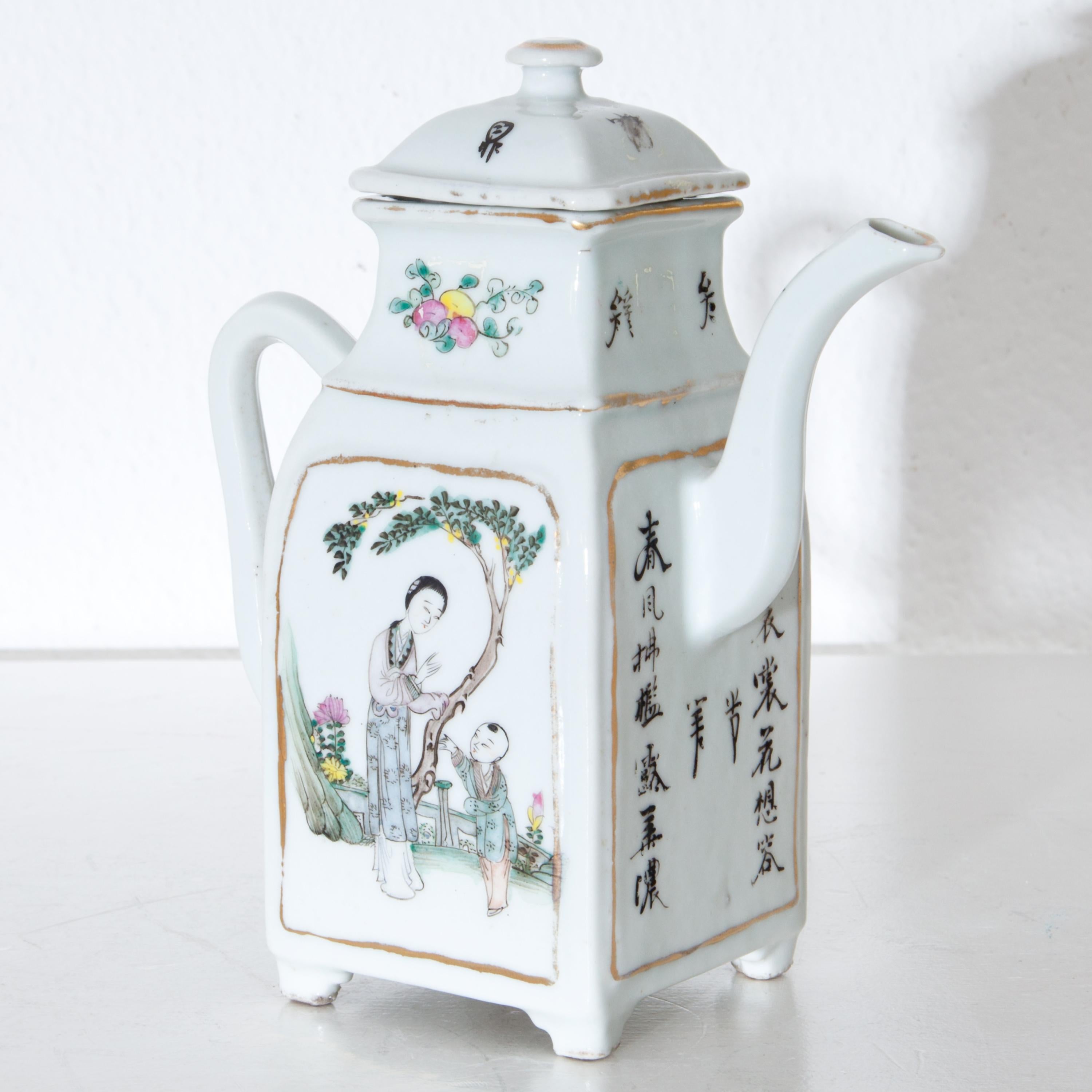 Tongzhi Porcelain Teapot, China, 19th Century 1