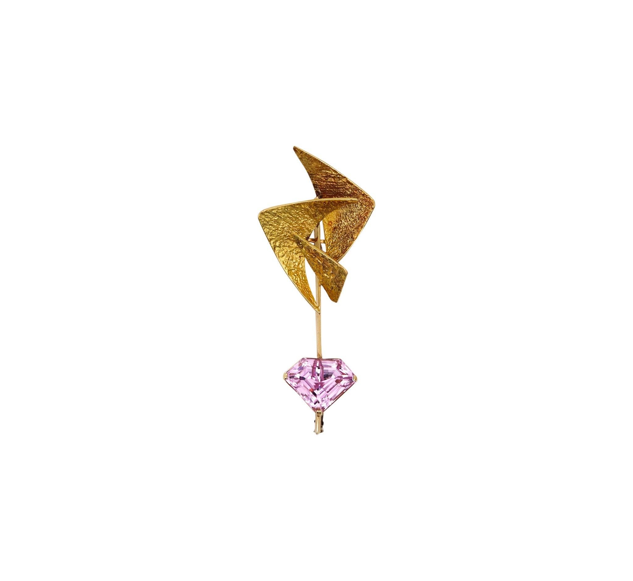 TONI CAVELTI 1965 Brutalist Convertible Pendant Brooch In 18Kt Gold With Kunzite 2