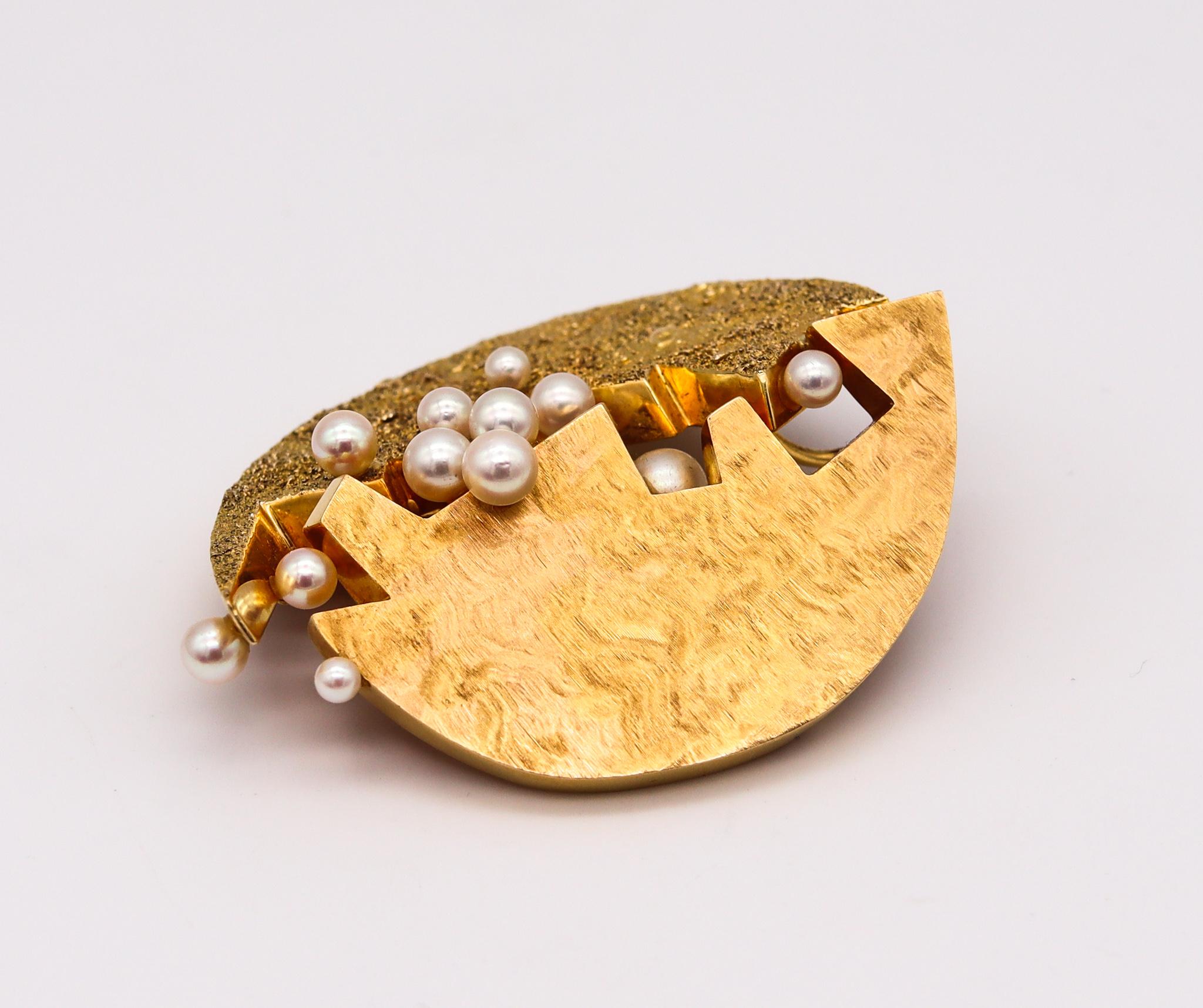 Taille ronde Toni Cavelti Broche pendentif convertible brutaliste rare en or 18 carats avec perle, 1970 en vente