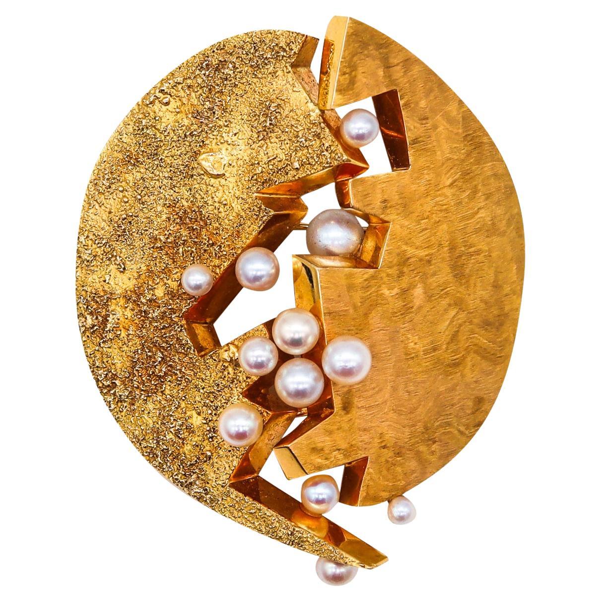 Toni Cavelti 1970 Rare Brutalist Convertible Pendant Brooch 18Kt Gold with Pearl For Sale