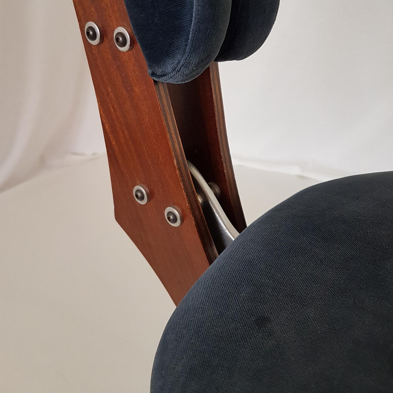Toni Cordero Italian Morphos Blue Velvet Chair with Aluminium, Mahogany Frame  For Sale 5