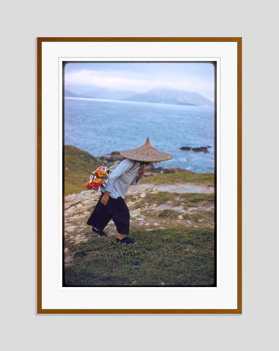 A Caddy In Hong Kong

1959

A caddy carries clubs across a coastal golf course in Hong Kong, 1959.

by Toni Frissell

40 x 60
