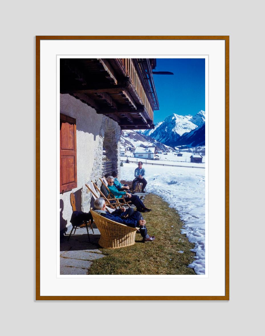 A Drink With A View

1959

A group of friends enjoy an alfresco après-ski drink, 1959.

by Toni Frissell

40 x 60