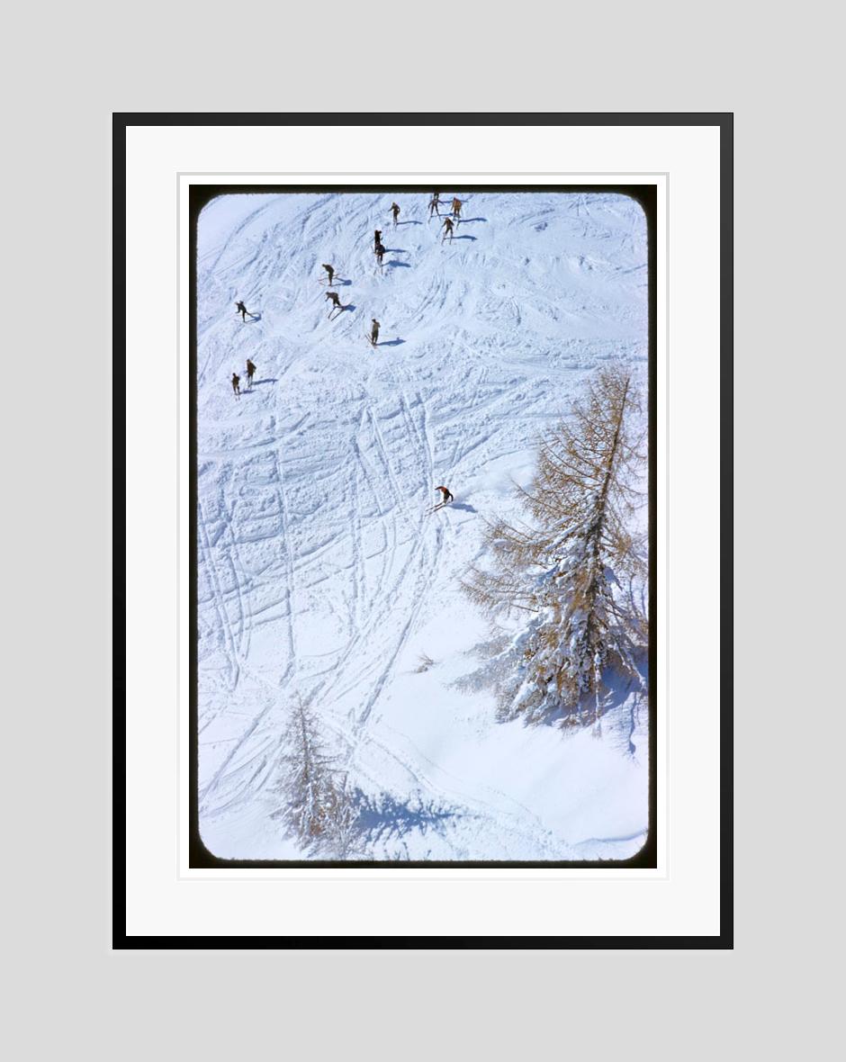 A Group Of Skiers On The Piste 

1955

A group of skiers on the piste at the St. Anton ski resort, Austria, 1955

by Toni Frissell

12x16 inches / 30x 41 cm paper size 
Archival pigment print
unframed 
(framing available see examples - please
