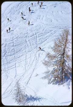 Eine Gruppe von Skiern auf dem Piste 1955, limitierte, gestempelte Auflage 