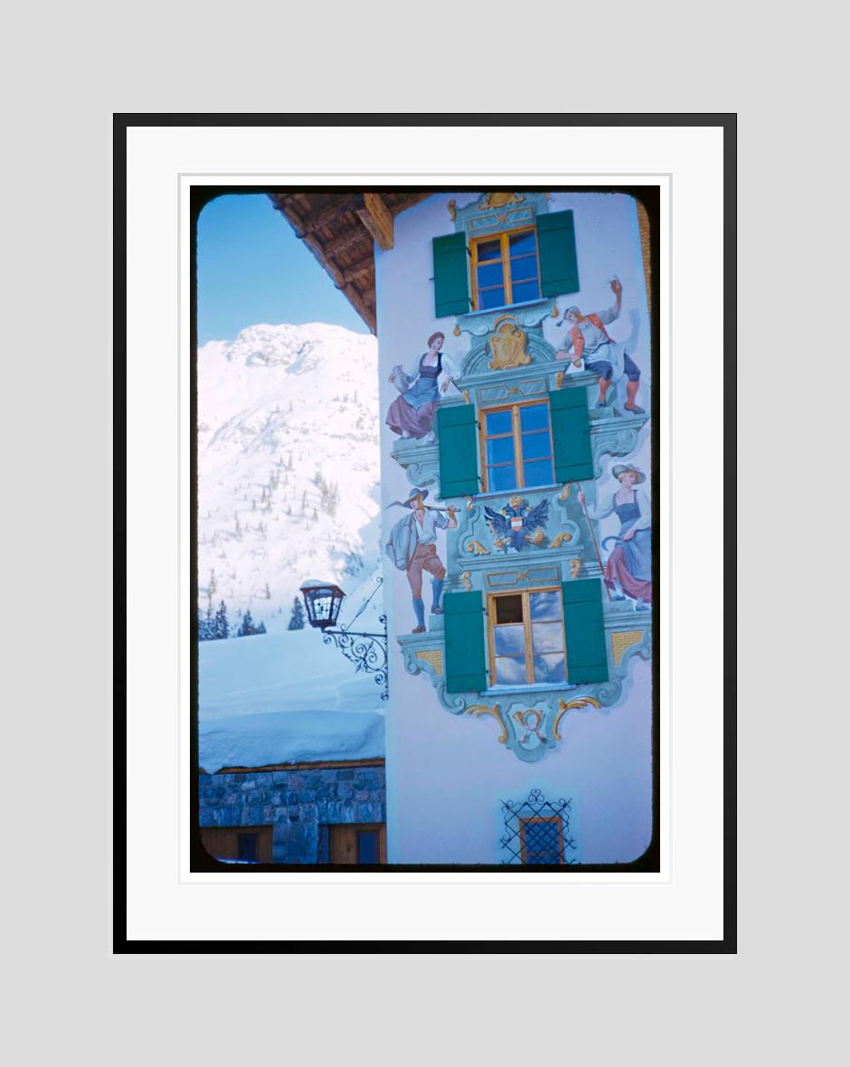 Eine gemalte Fassade

1955

Lüftlmalerei, eine traditionelle Form der Wandmalerei im Skigebiet von St. Anton, Österreich, 1955

von Toni Frissell

20 x 24