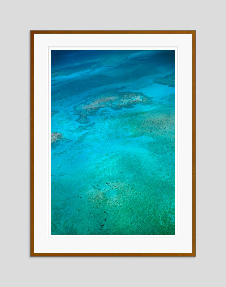 A Seaview In Nassau 1960 Edición limitada sobredimensionada con sello de firma - Photograph de Toni Frissell