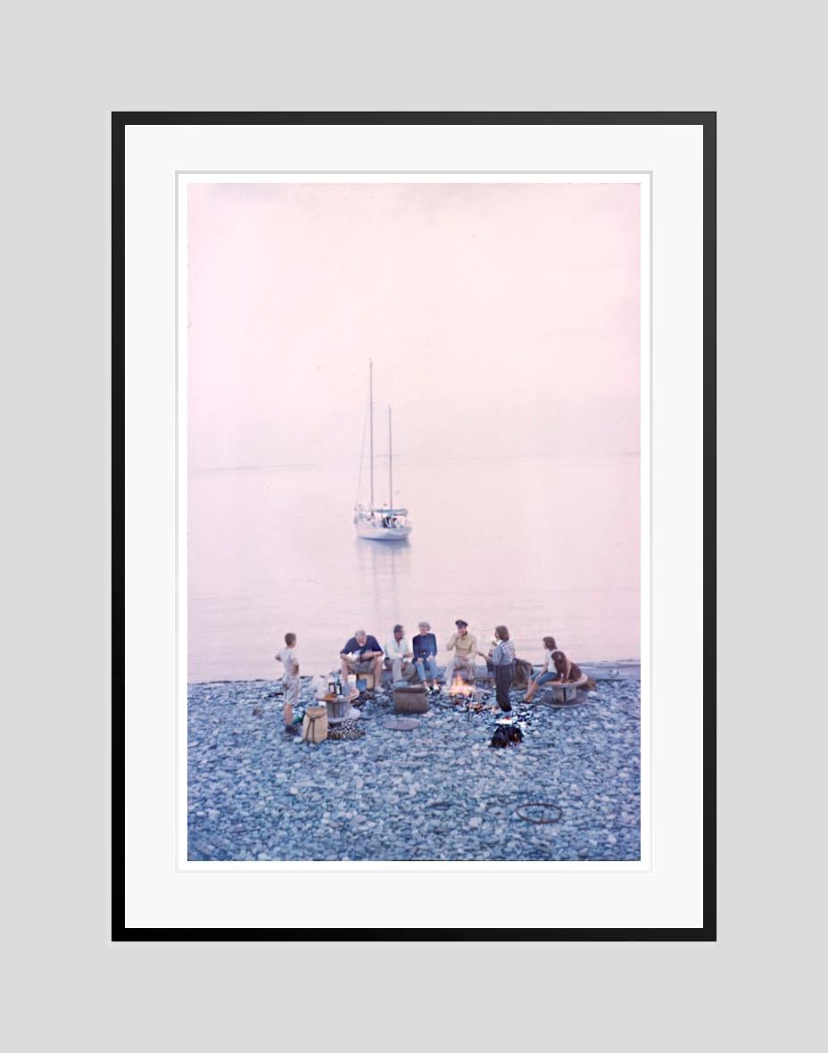 Beach Party 1958 Oversize Limited Signature Stamped Edition (Grau), Color Photograph, von Toni Frissell