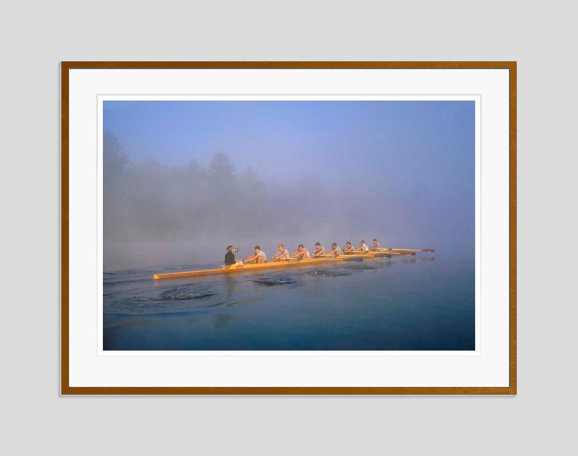 Eight Man Crew 1960 Oversize Limitierte Signatur gestempelte Auflage – Photograph von Toni Frissell